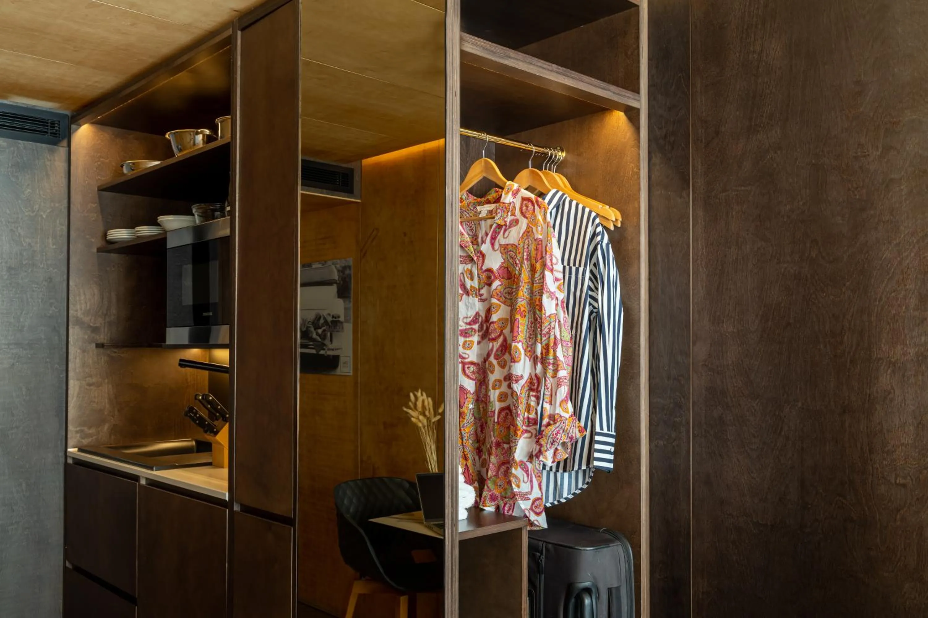 wardrobe in Stow Away Waterloo