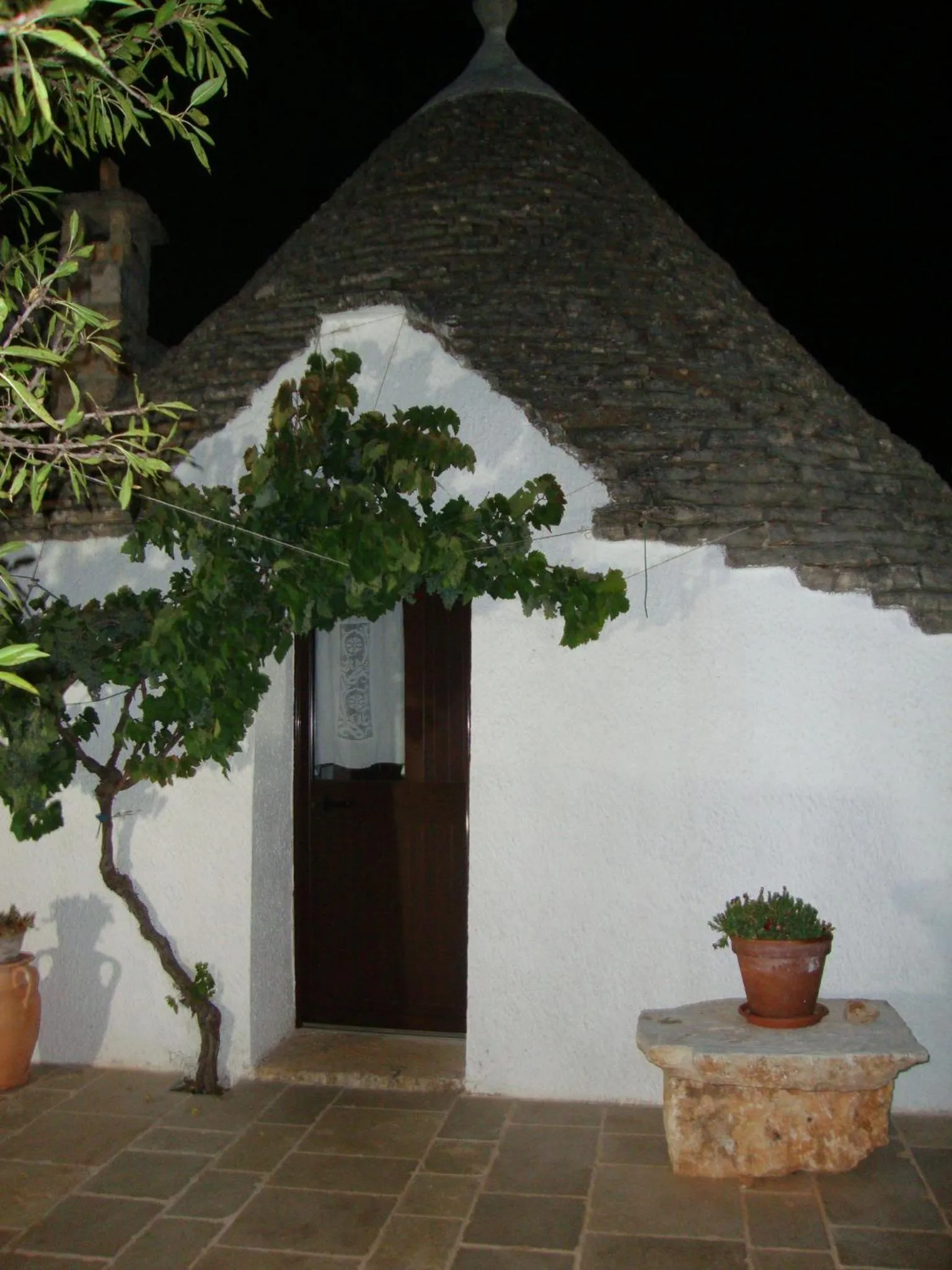 Decorative detail in Fontana Vecchia B&B