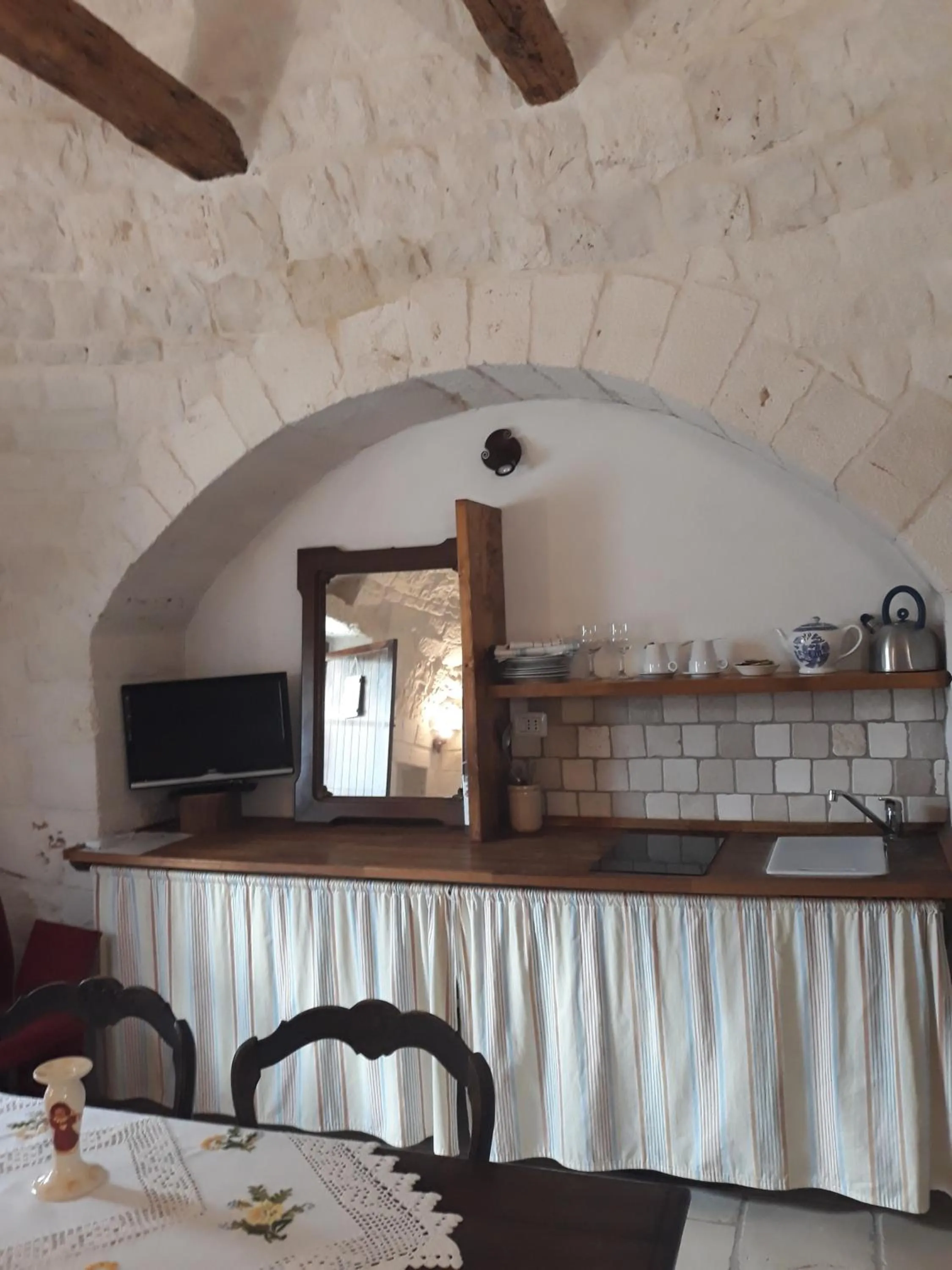 Kitchen or kitchenette in Fontana Vecchia B&B