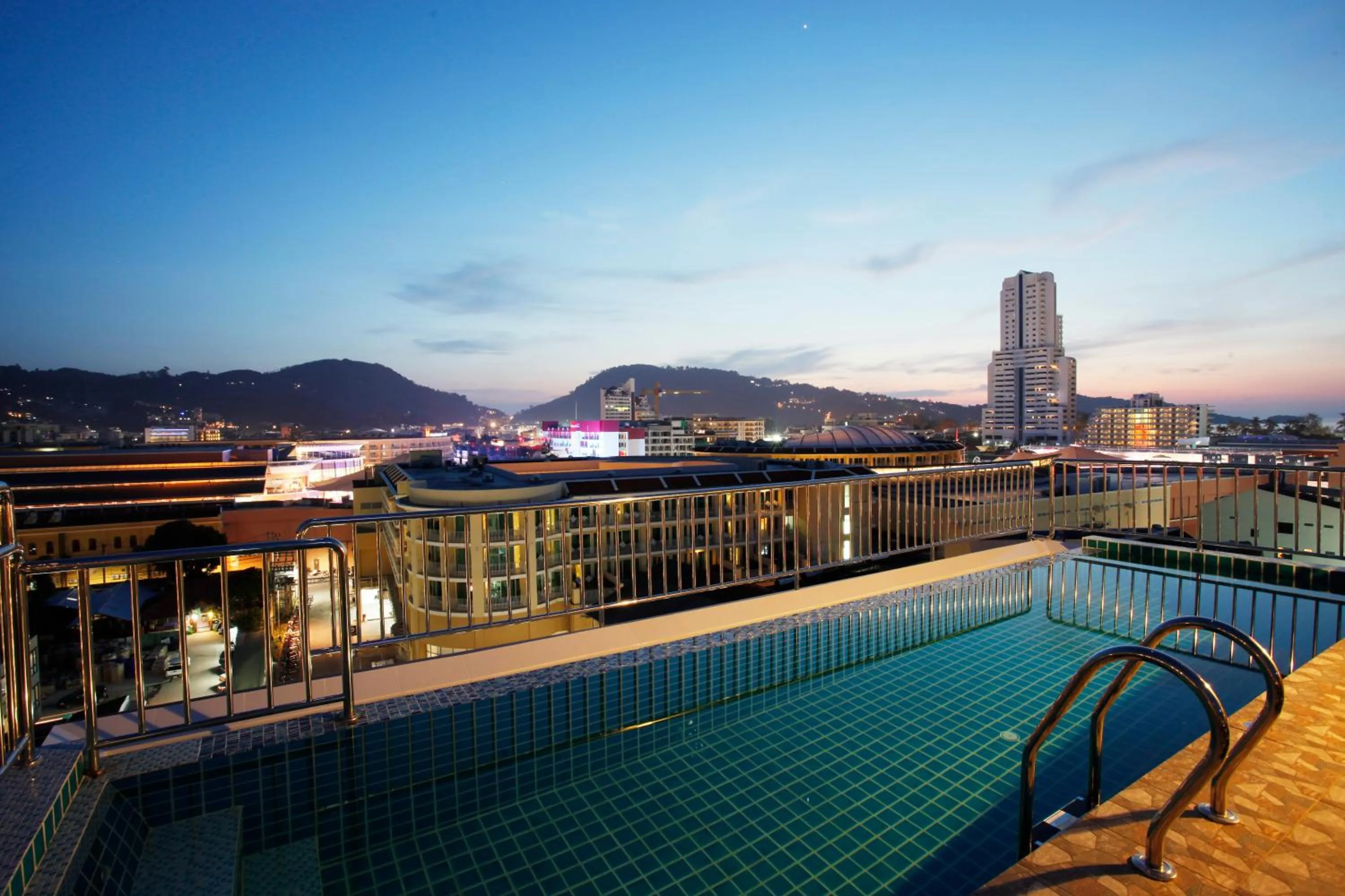 Swimming pool in Orchid Resortel