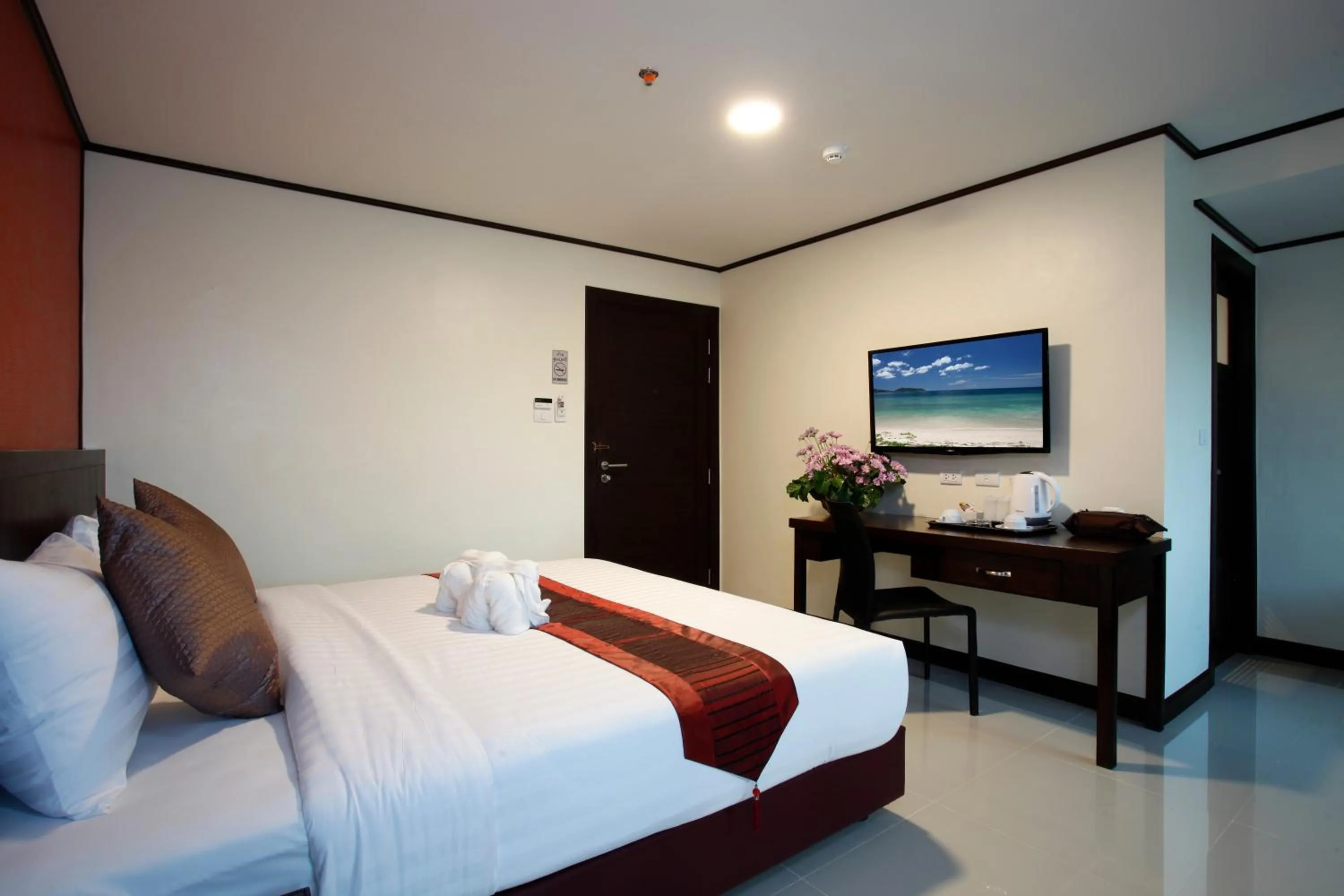 Bedroom, Bed in Orchid Resortel