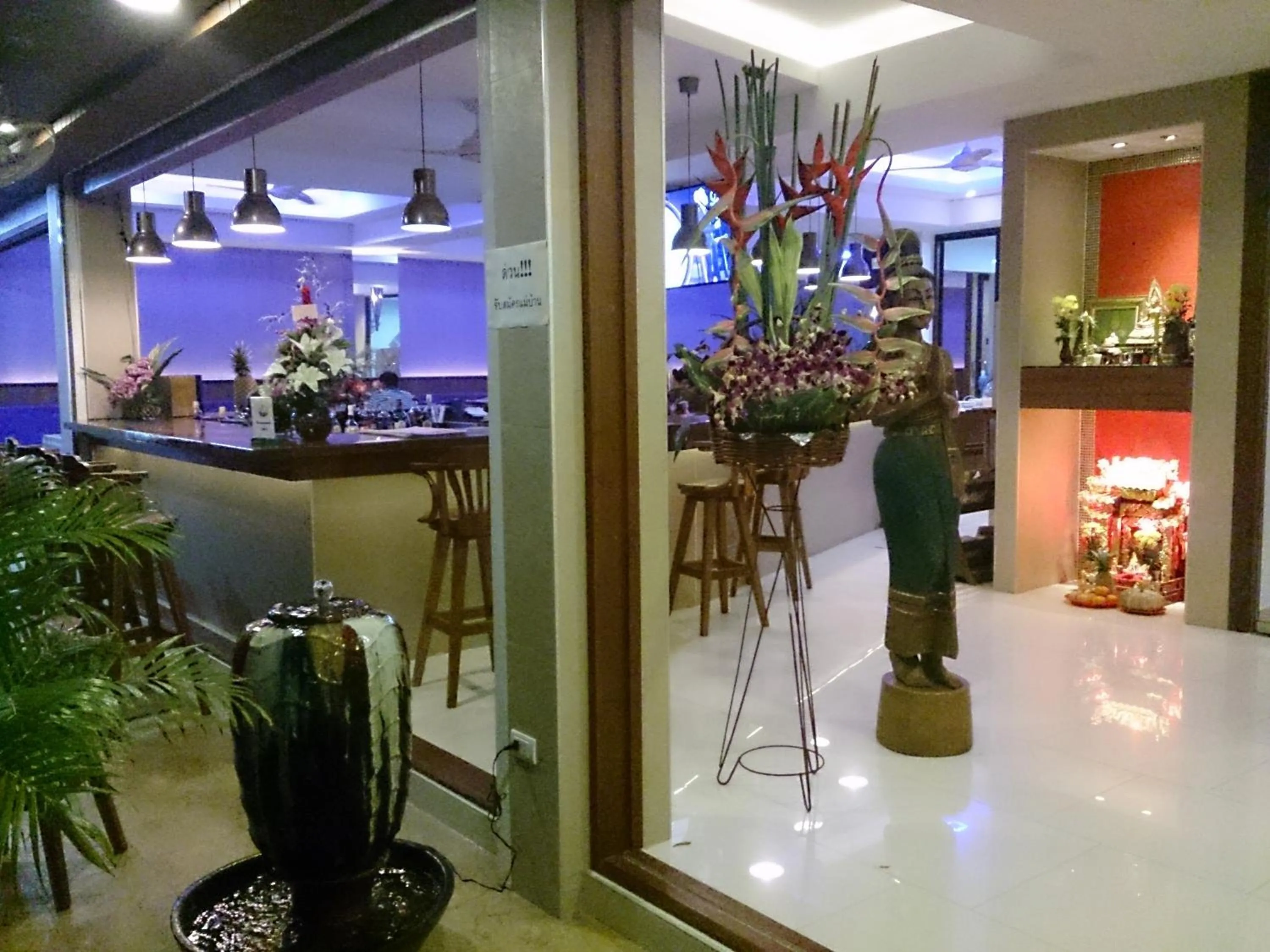 Restaurant/places to eat in Orchid Resortel