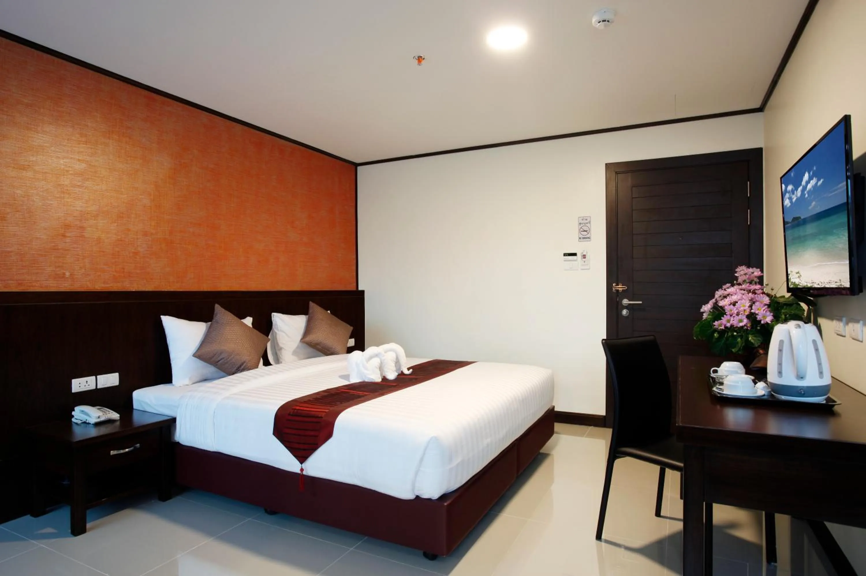 Bedroom, Bed in Orchid Resortel