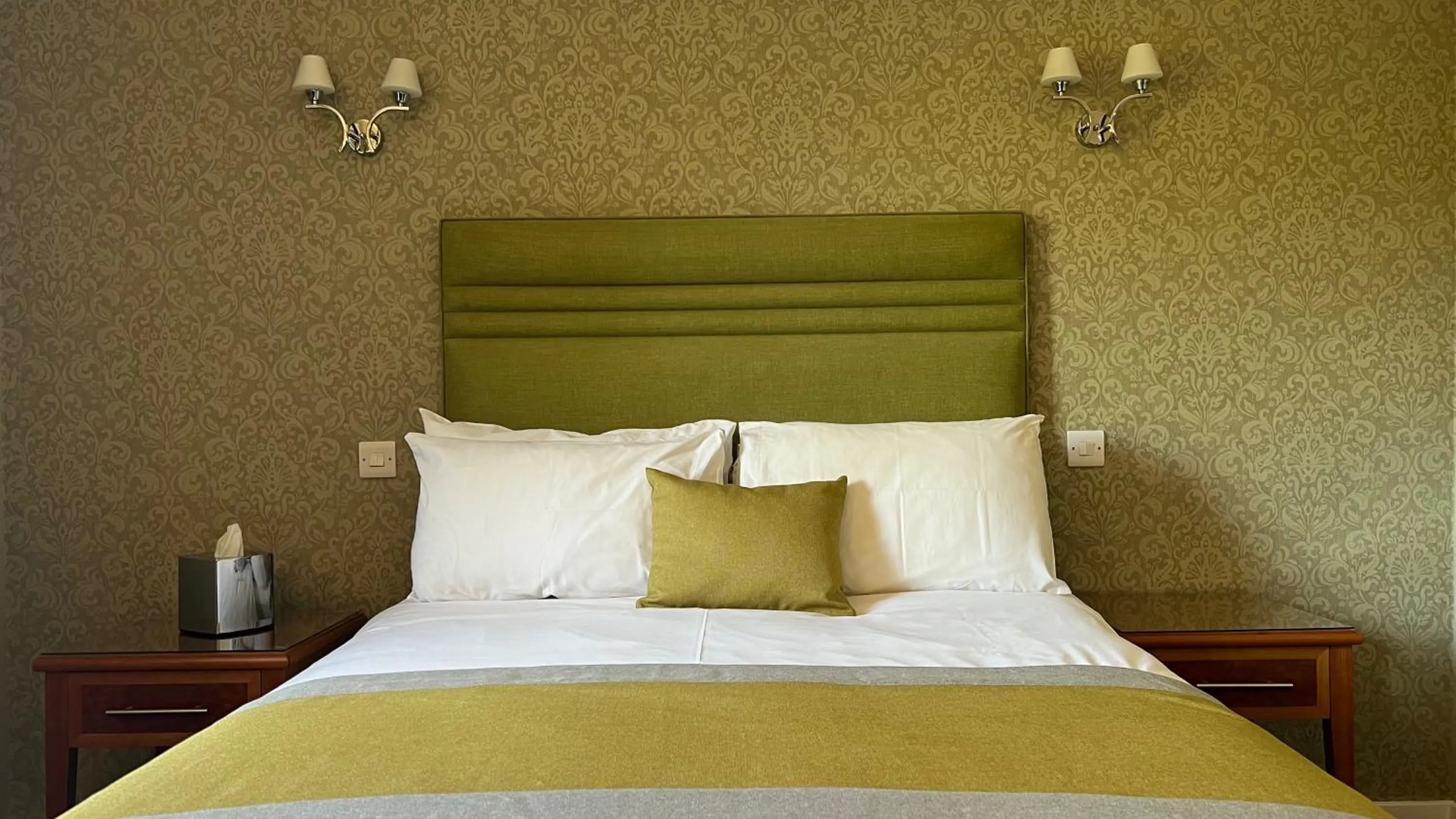 Bed in Laichmoray Hotel