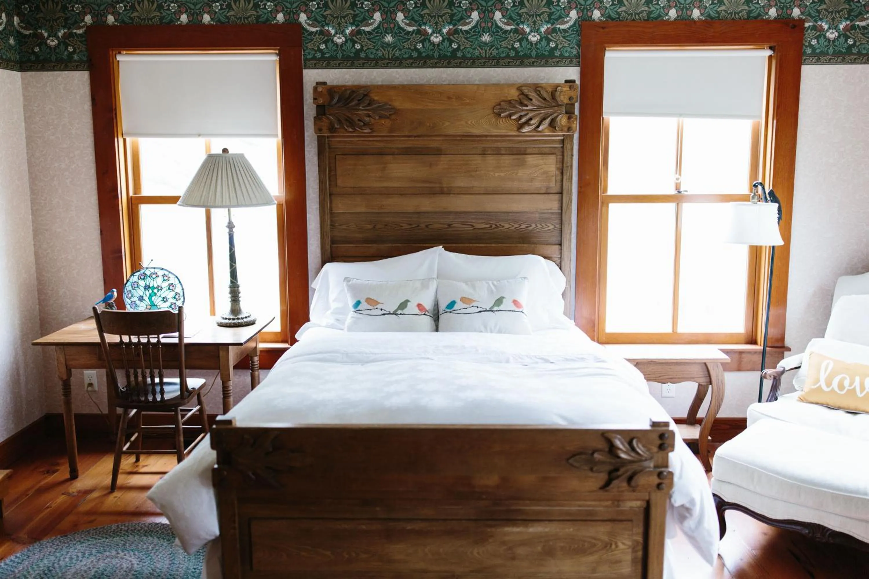 Bed in Round Barn Farm B & B Event Center