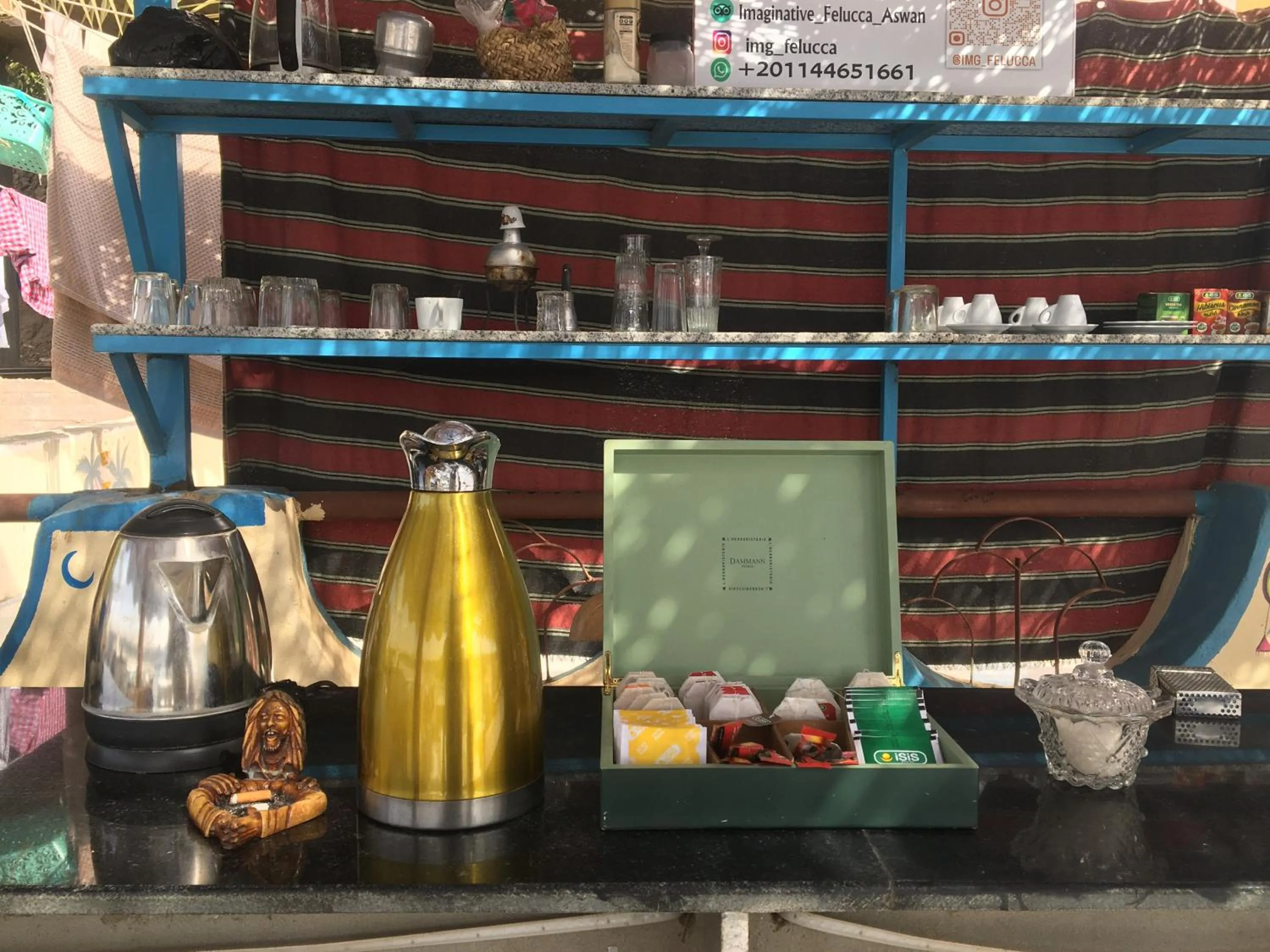 Coffee/tea facilities in Awi Guest House