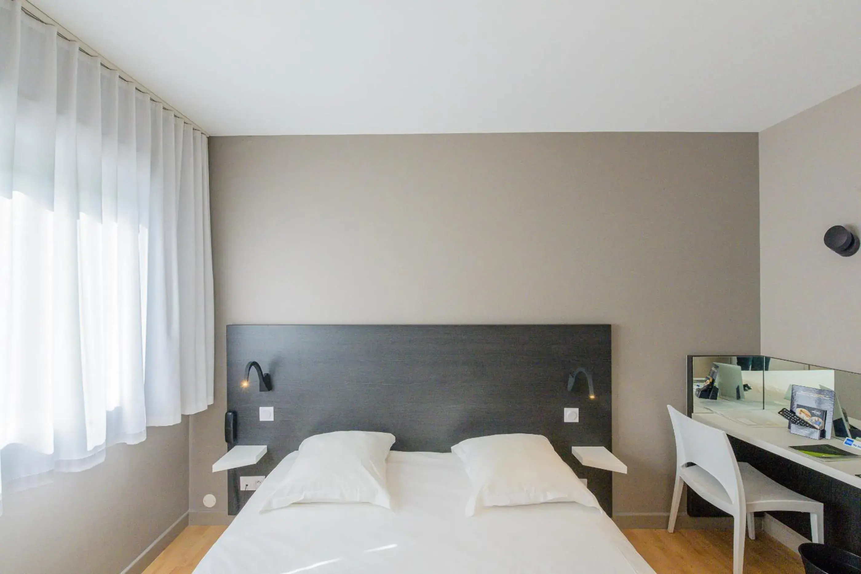 Superior Double Room in Hôtel Vulcain Superior Double Room in Hôtel Vulcain