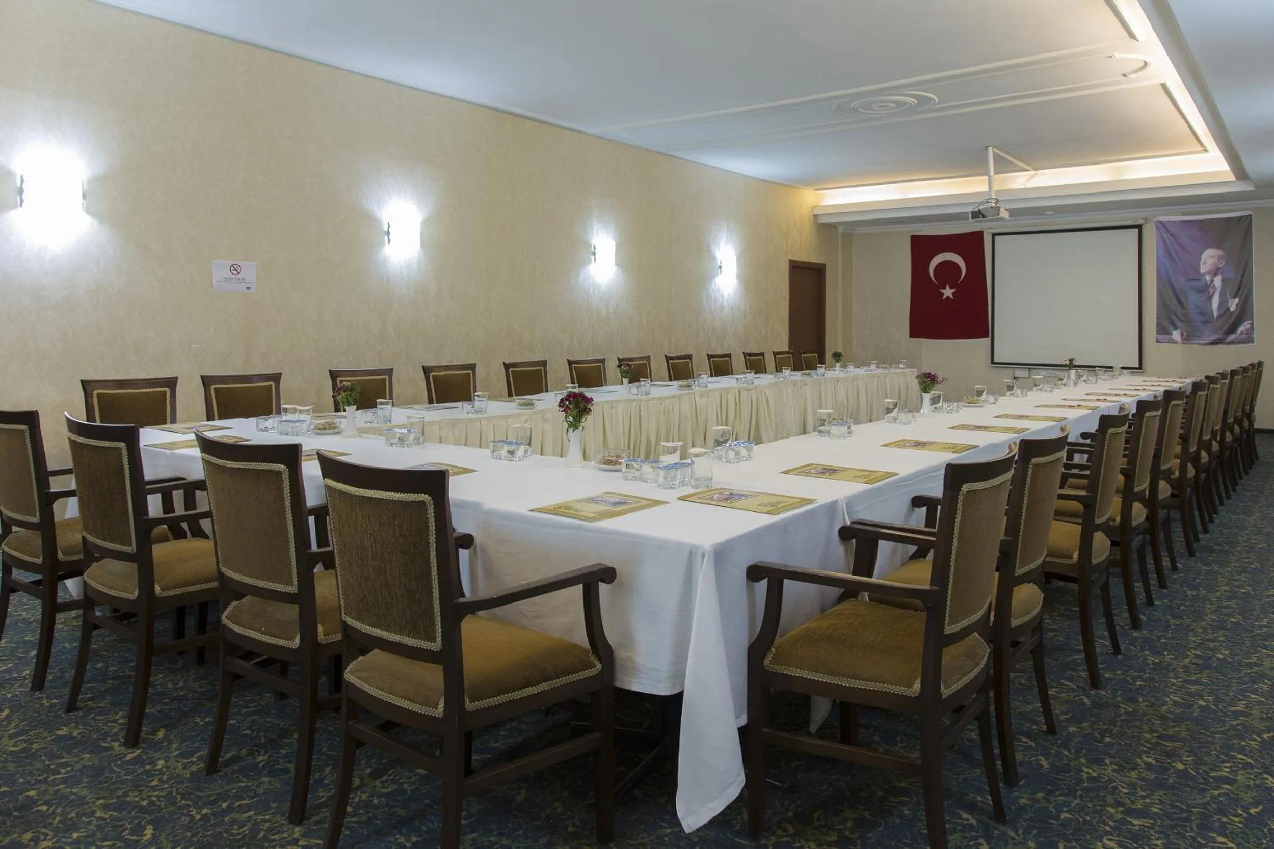 Meeting/conference room in Gurkent Hotel