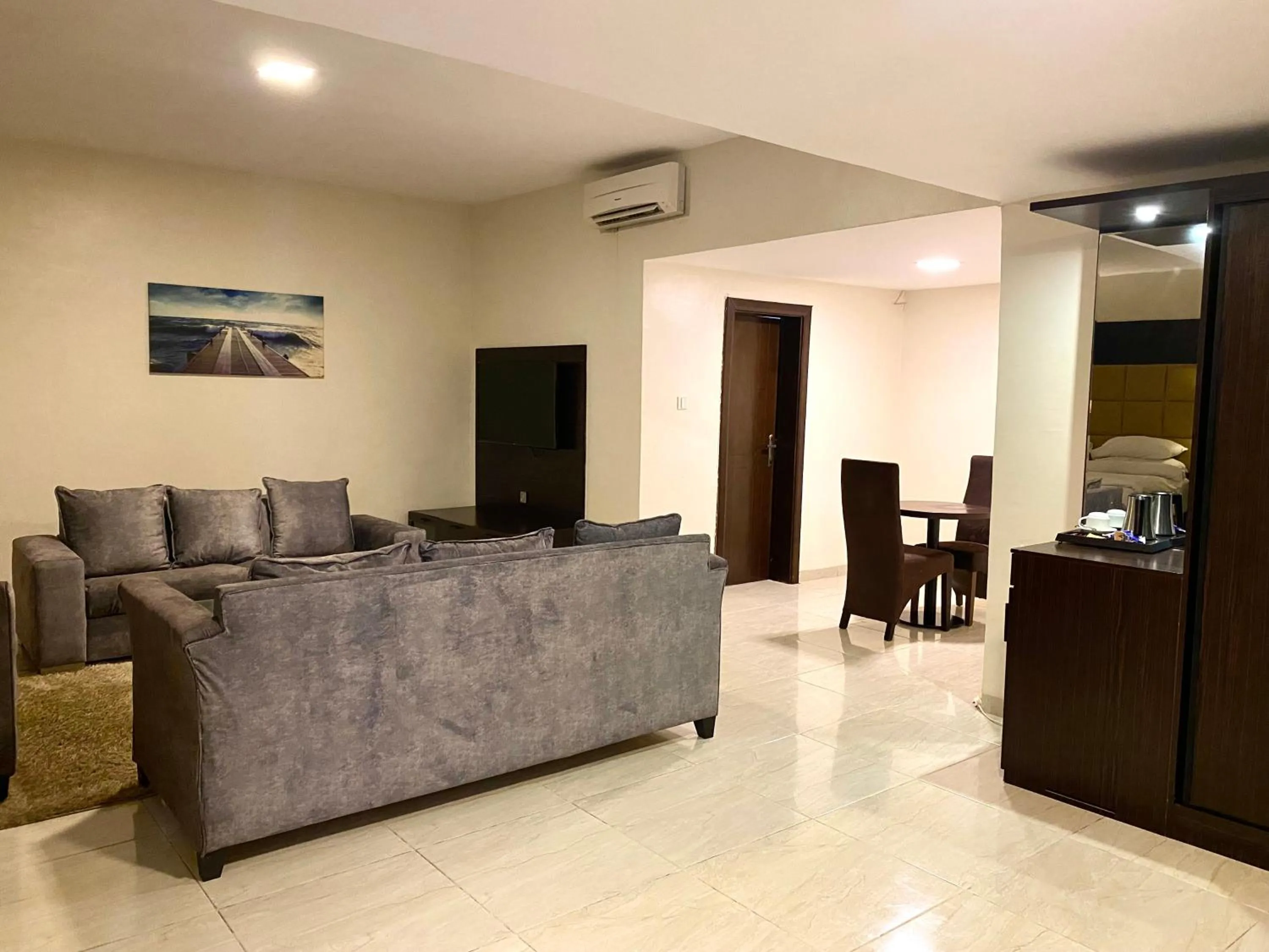 Living room in Rollace Hotel