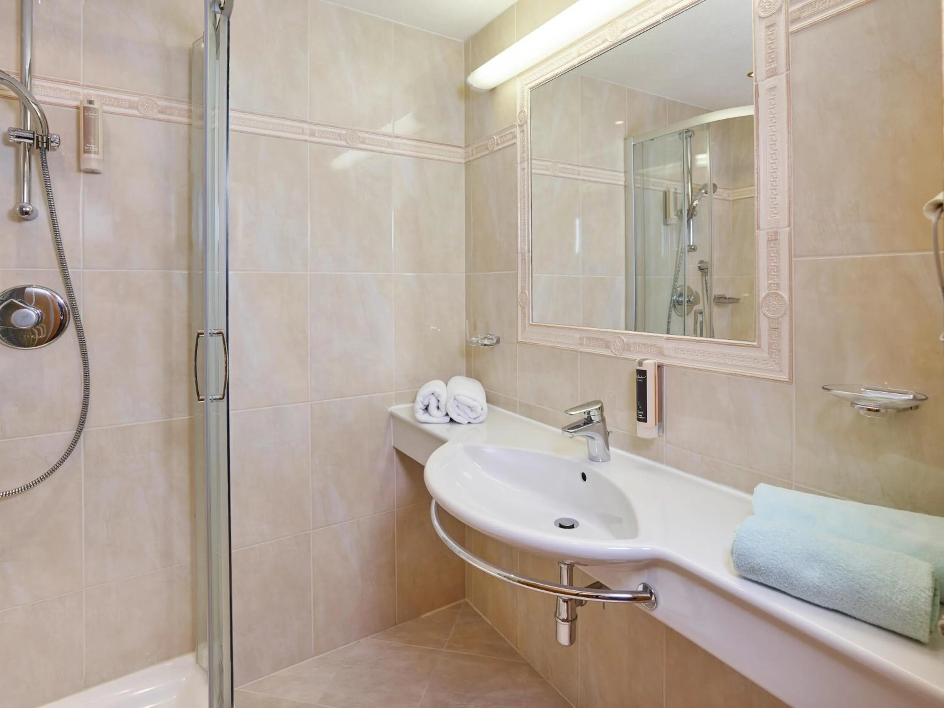 Bathroom in Hotel Venter Bergwelt