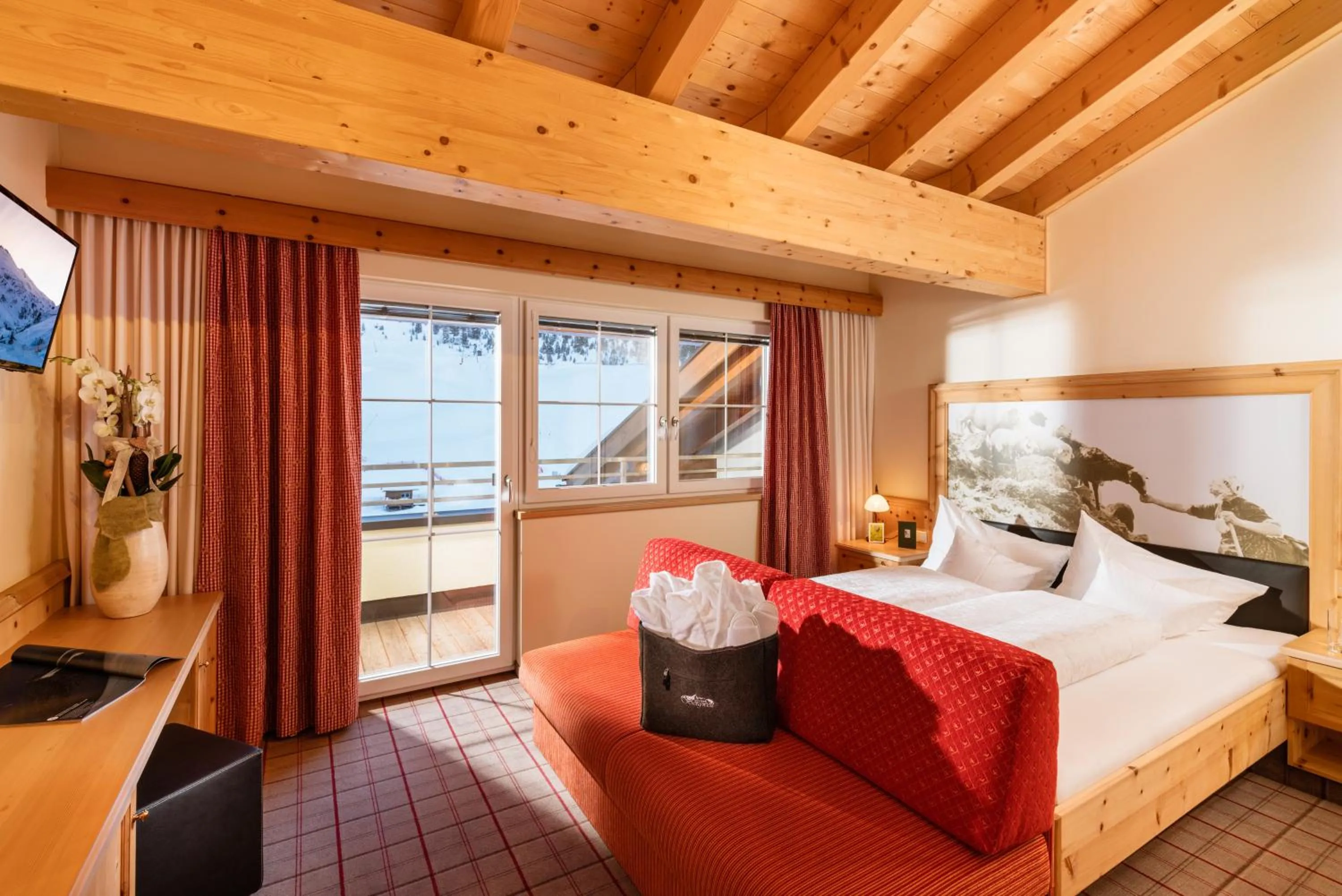 Balcony/Terrace, Bed in Hotel Venter Bergwelt