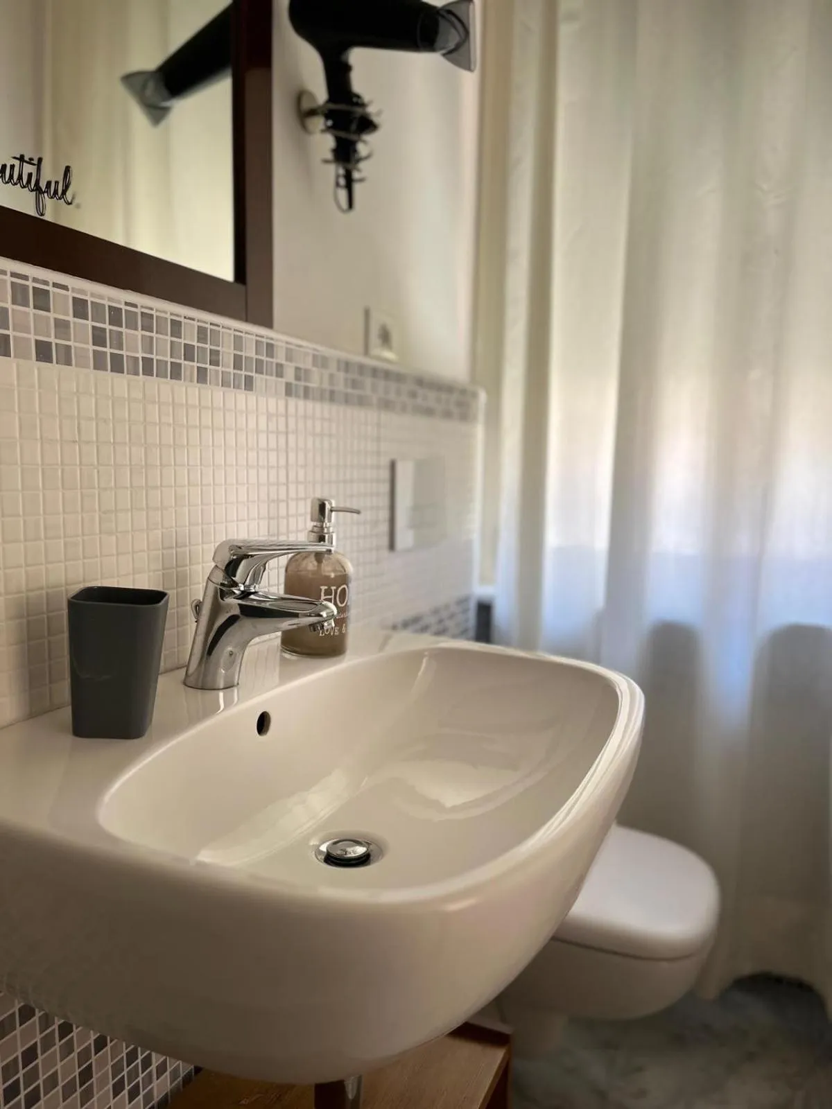 hair dryier in Bed and Breakfast Sofia