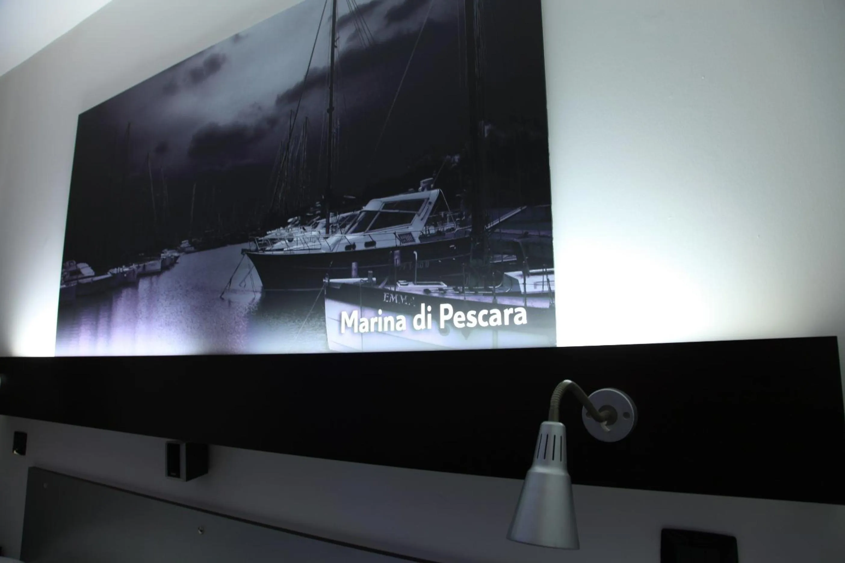 Decorative detail in Bella Pescara B&B