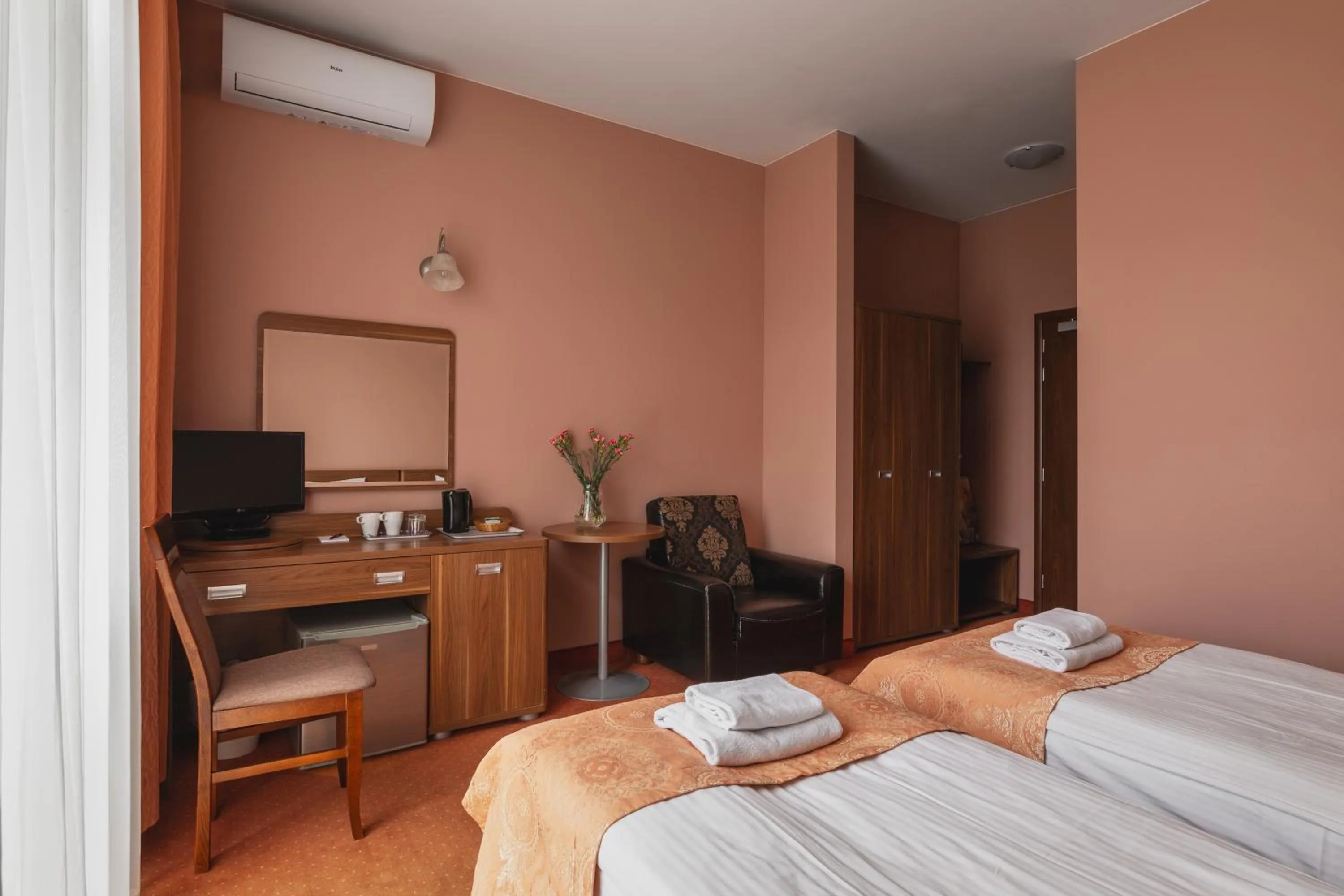 Breakfast, Bed in Paria Hotel