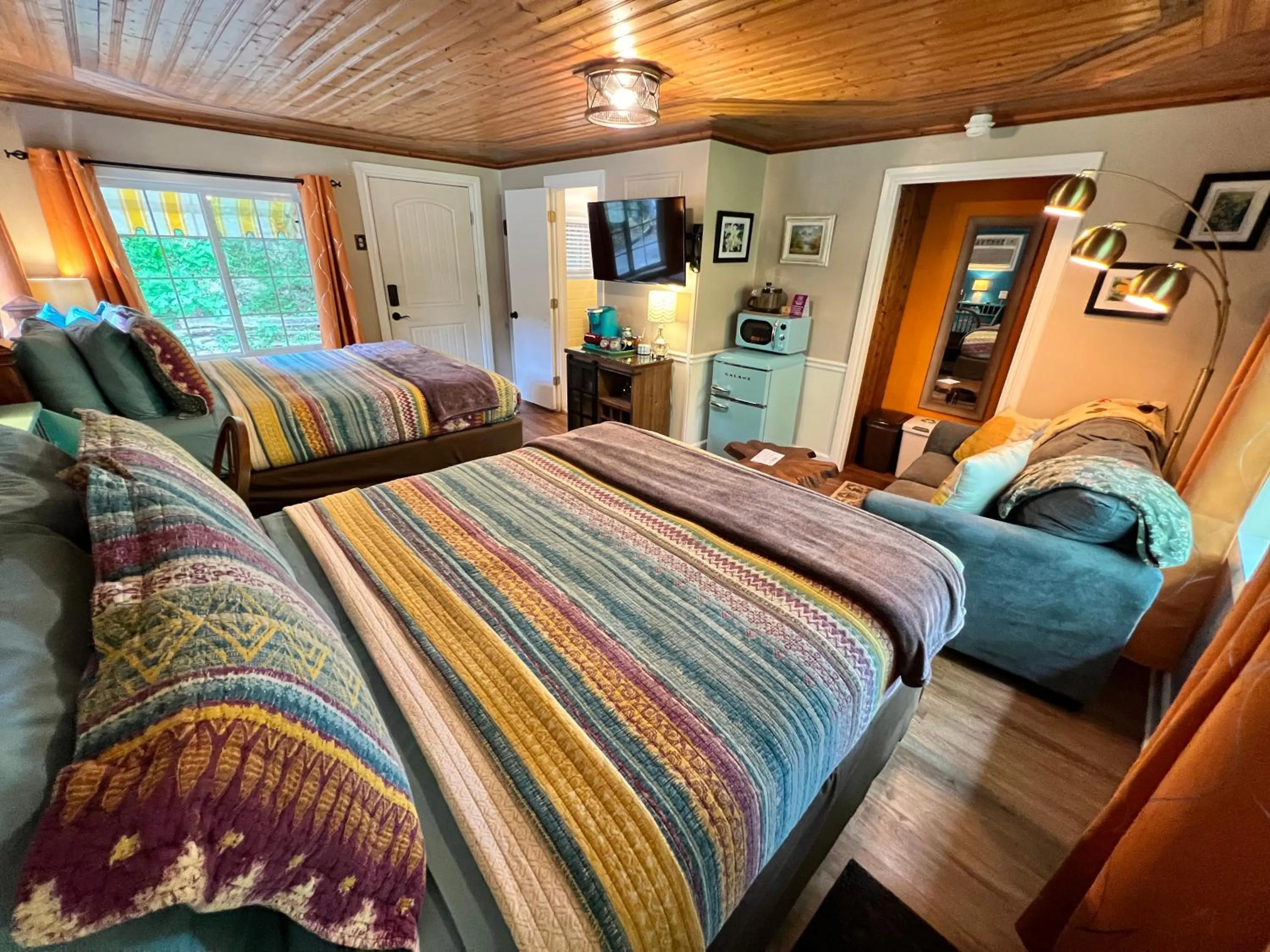 Photo of the whole room, Bed in Sherwood Court Cottages & Guest Rooms