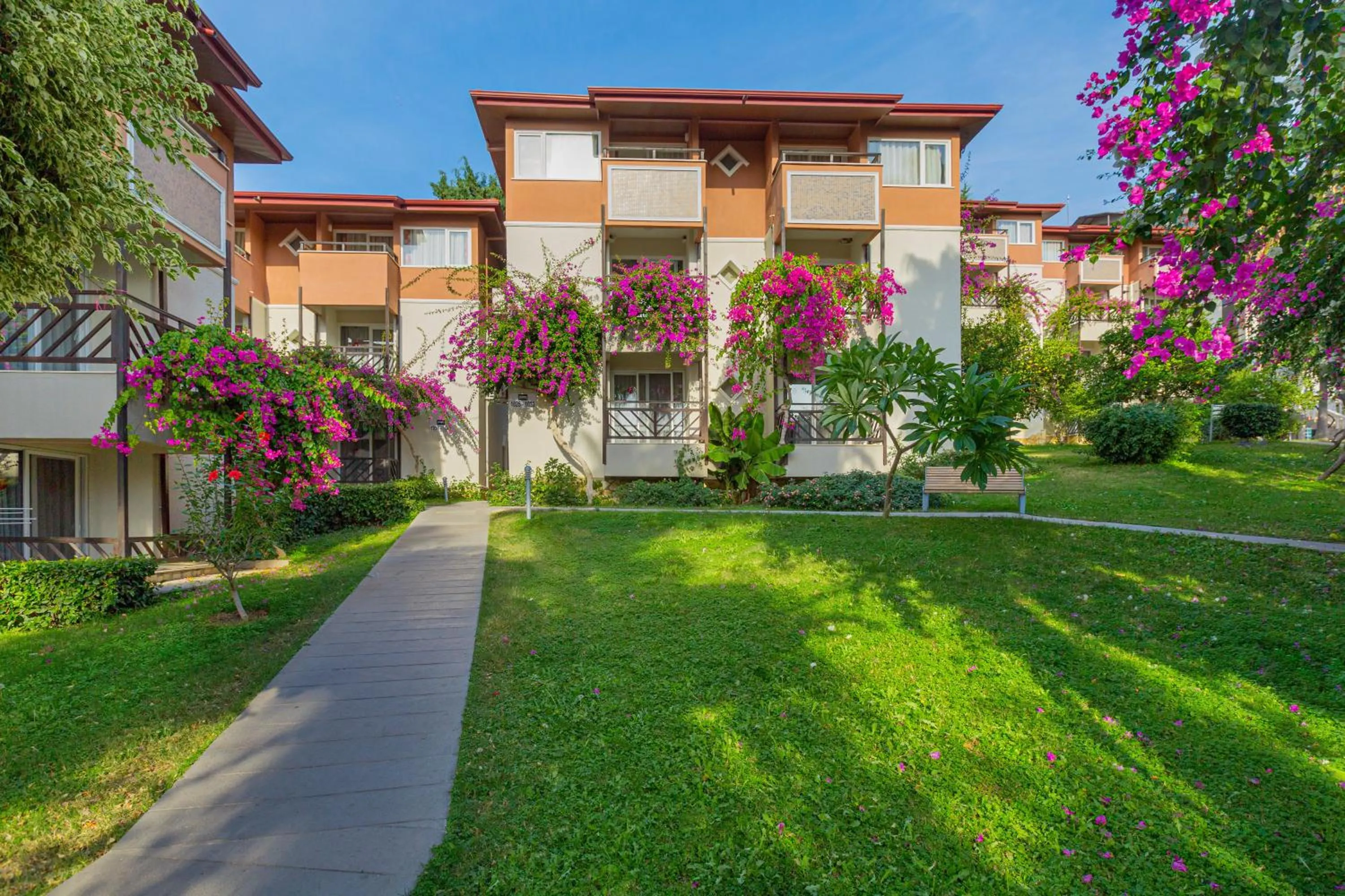 Property building in Justiniano Club Alanya