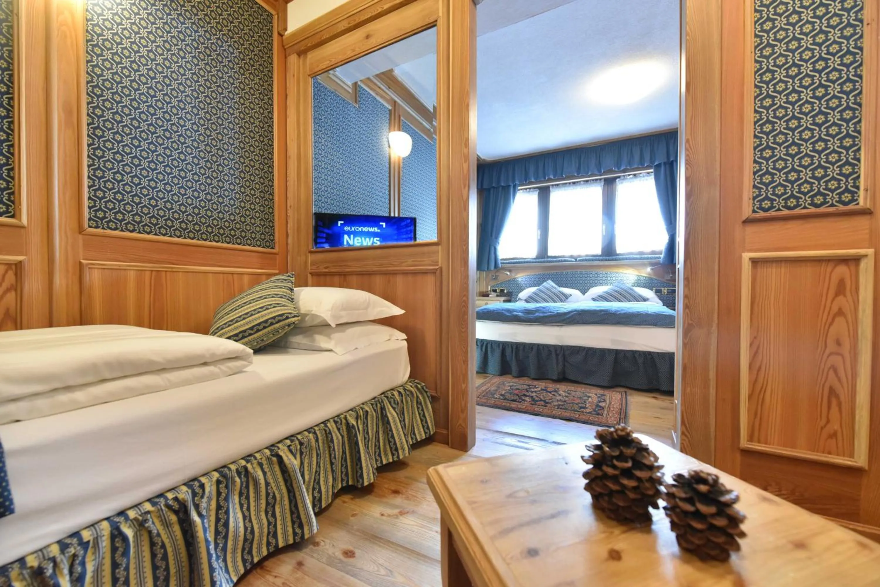 Photo of the whole room, Bed in Chambres Mont Cervin