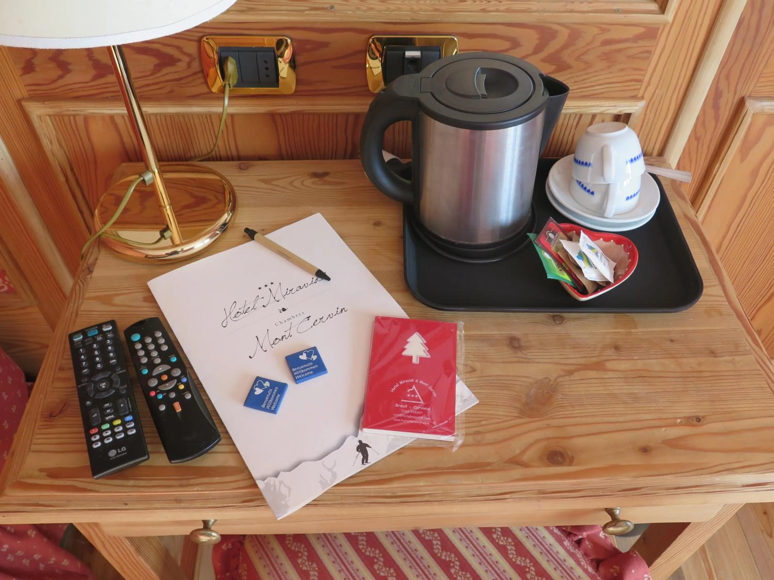 Coffee/tea facilities in Chambres Mont Cervin