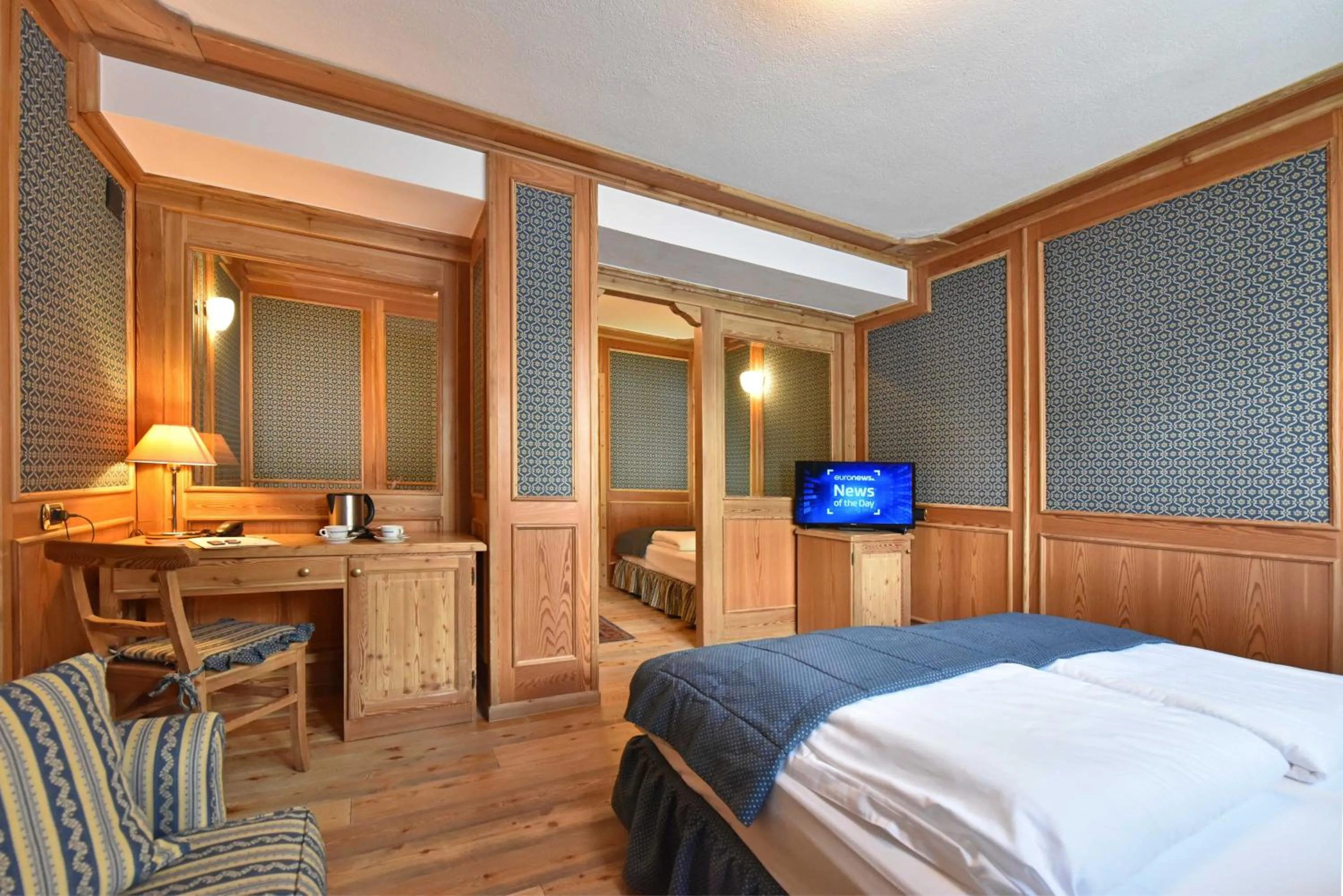 Photo of the whole room, Bed in Chambres Mont Cervin