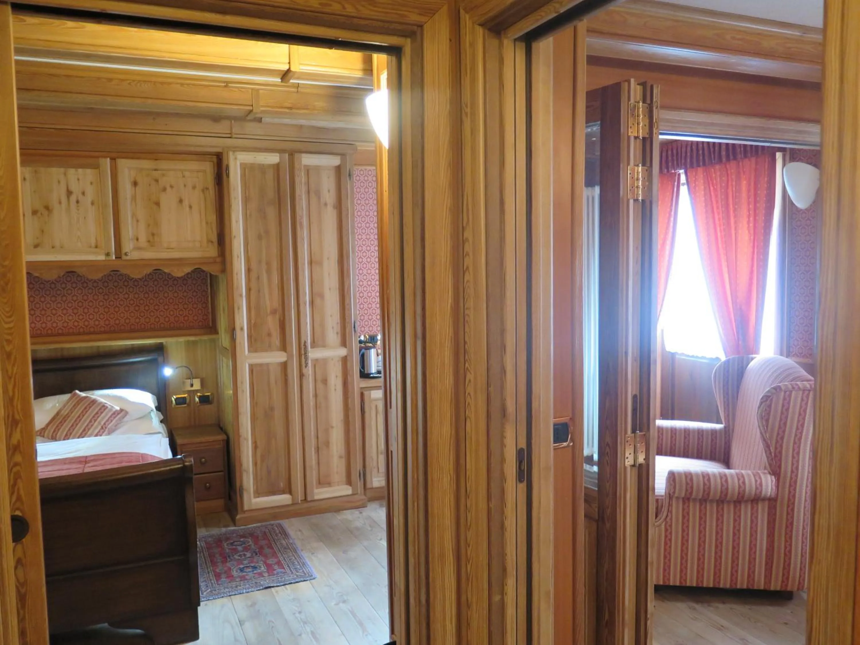 Photo of the whole room in Chambres Mont Cervin