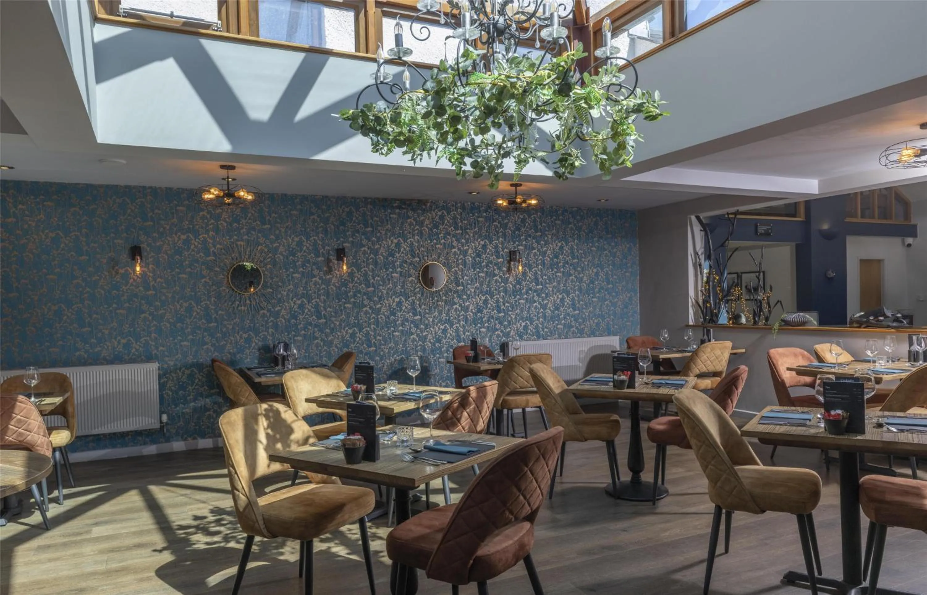 Restaurant/places to eat in The Crooklands, BW Signature Collection