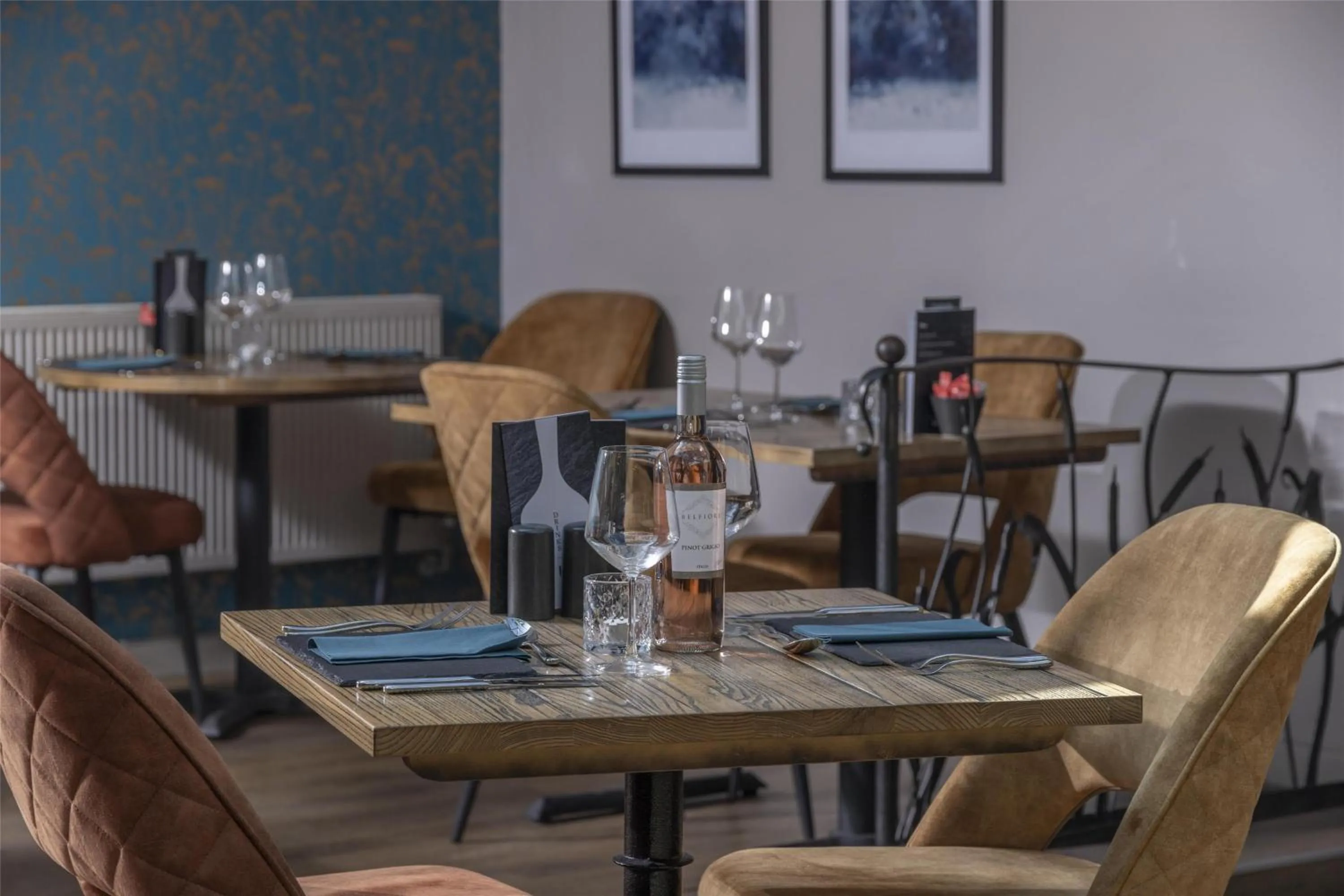 Restaurant/places to eat in The Crooklands, BW Signature Collection