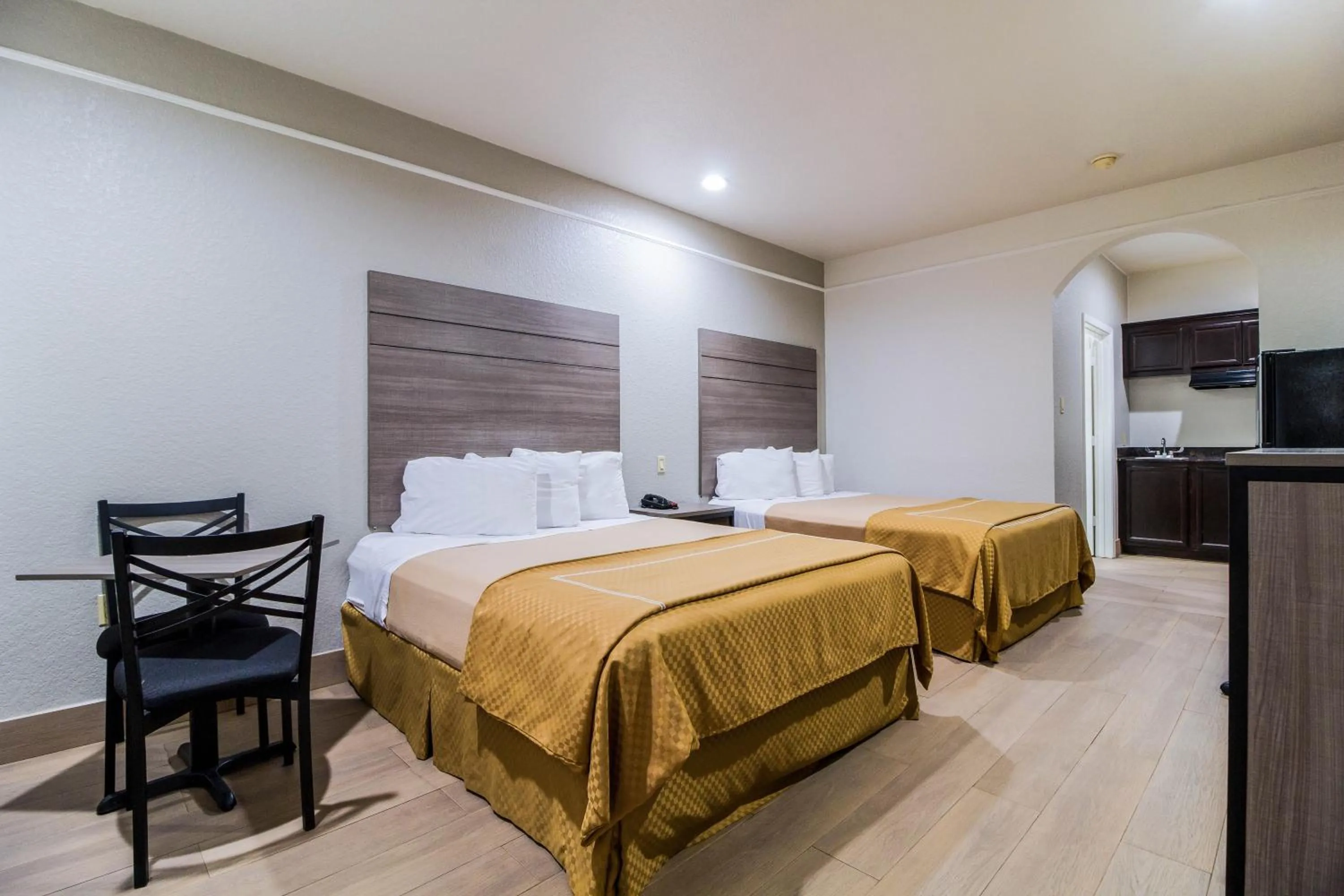 Bedroom, Bed in Scottish Inn and Suites Baytown Tx