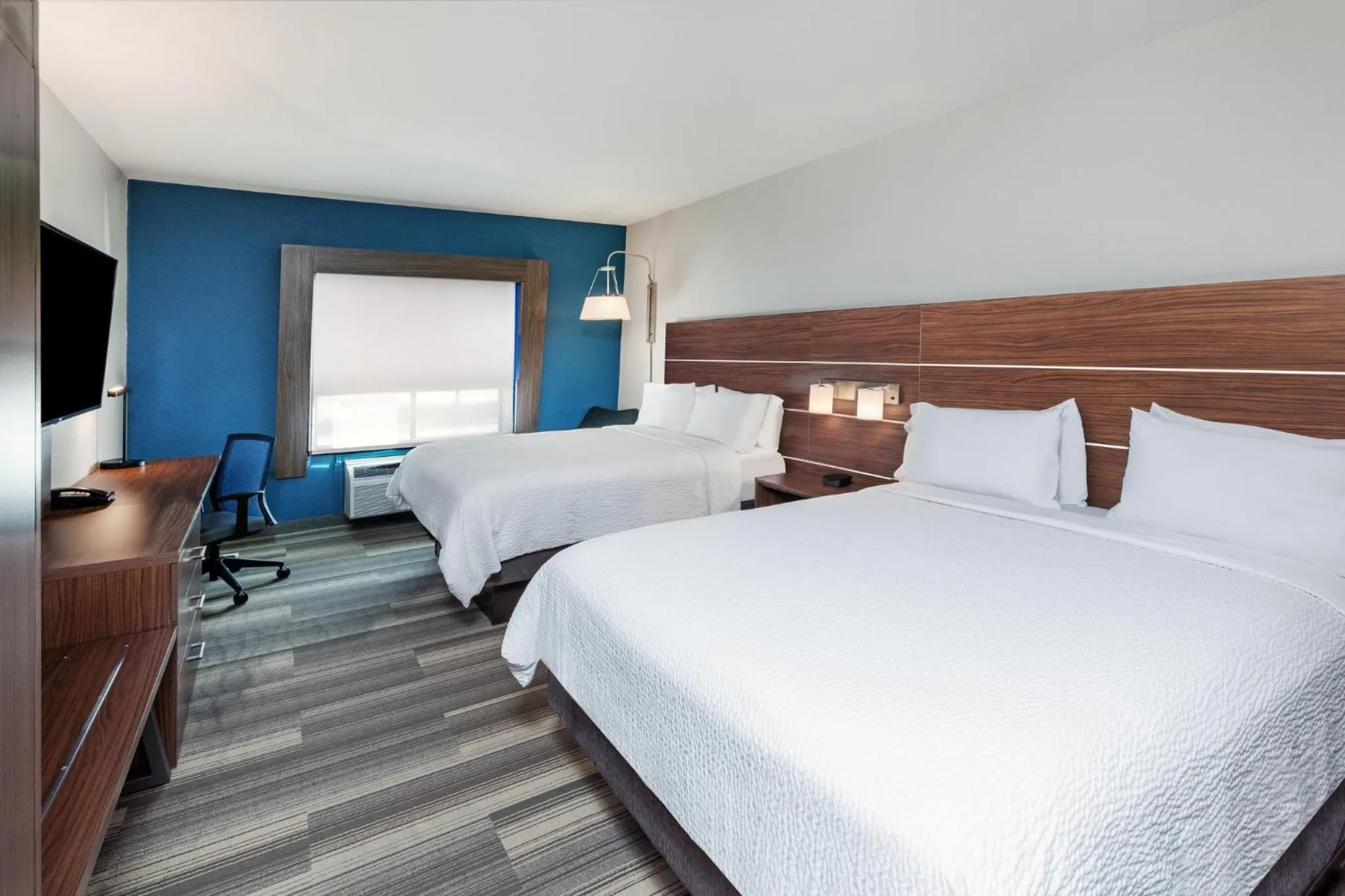 Photo of the whole room, Bed in Holiday Inn Express & Suites Del Rio by IHG