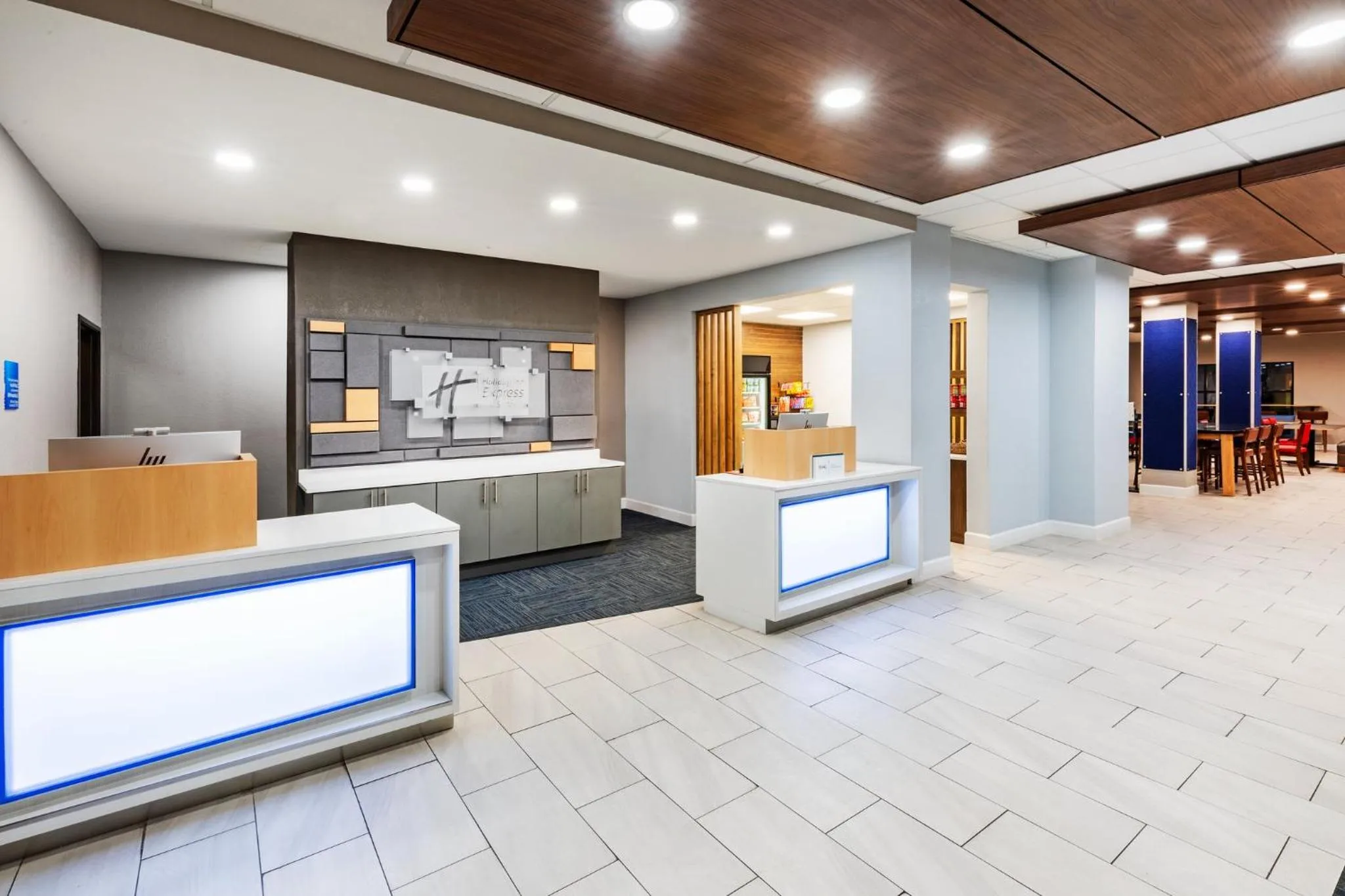 Property building in Holiday Inn Express & Suites Del Rio by IHG