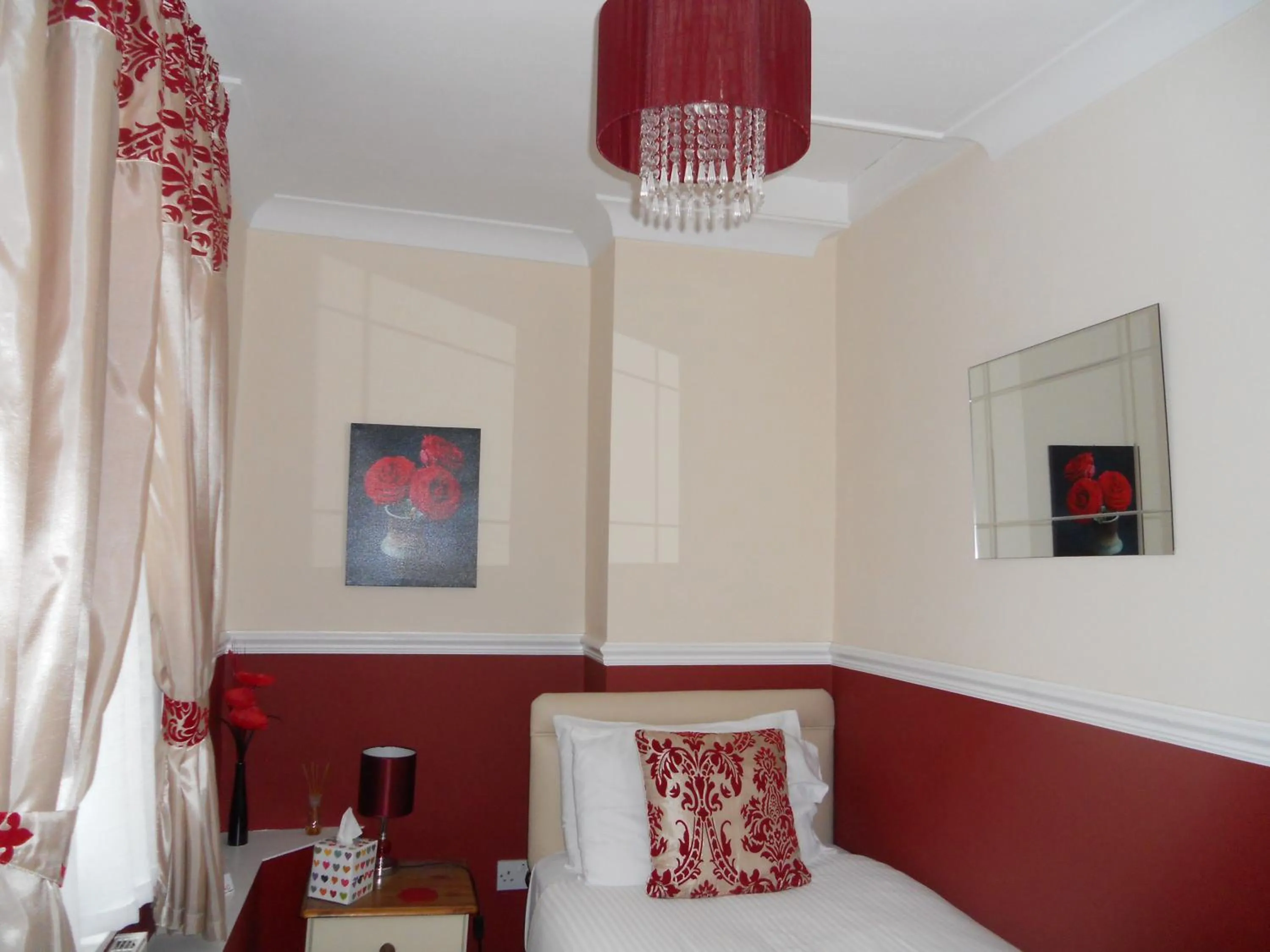 Bedroom in All Seasons Guest House