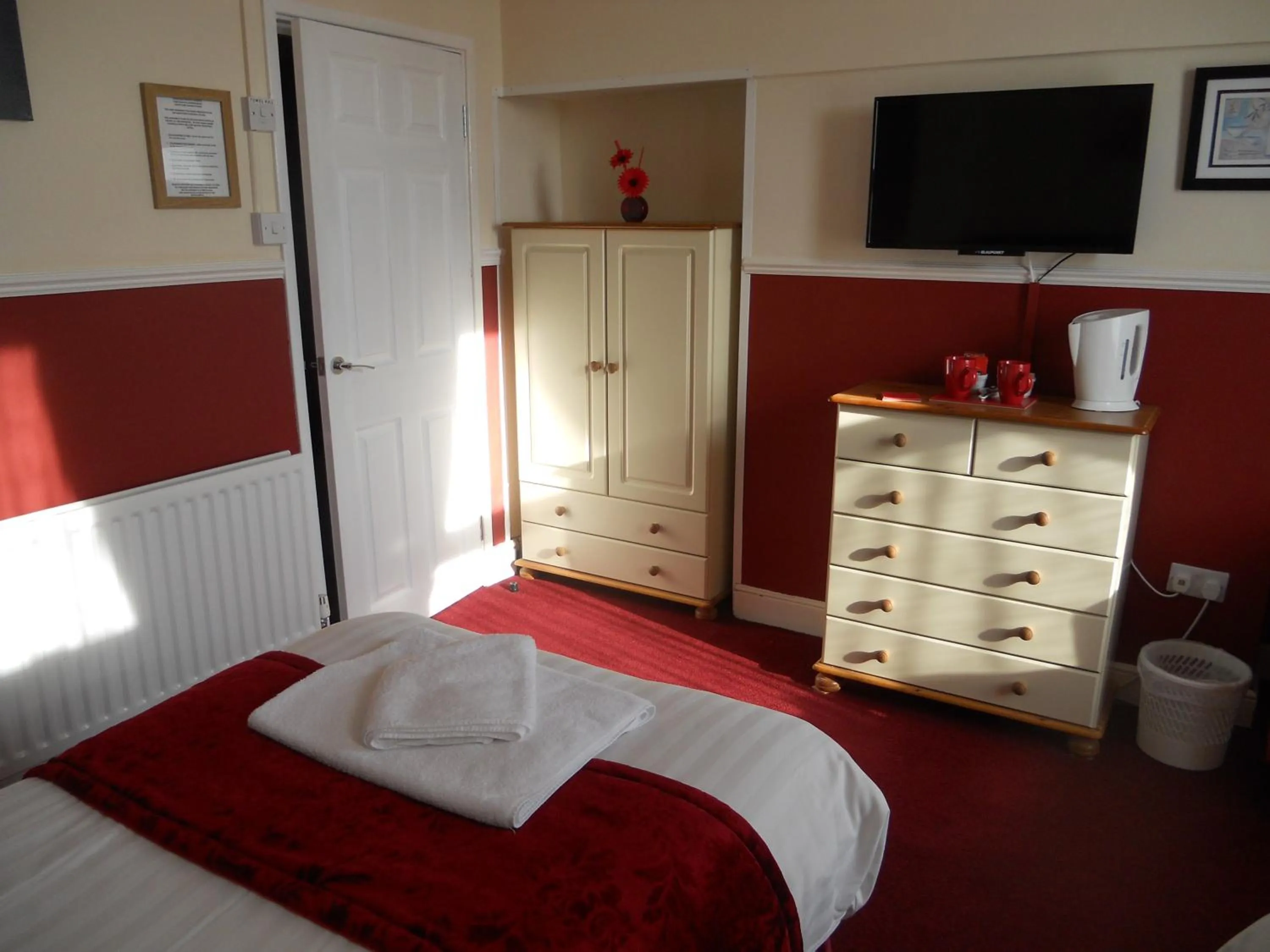 TV and multimedia, Bed in All Seasons Guest House