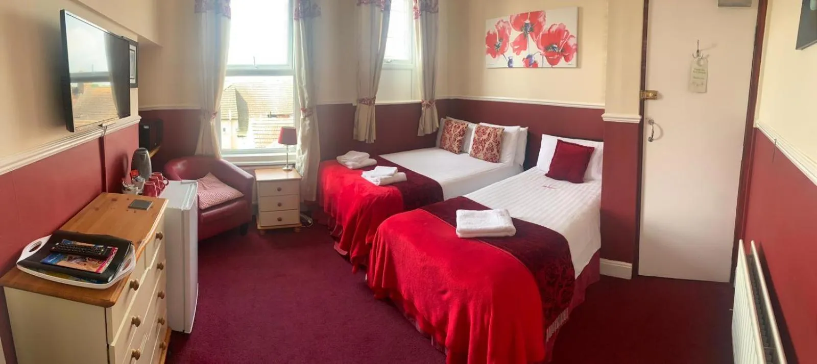 Photo of the whole room, Bed in All Seasons Guest House