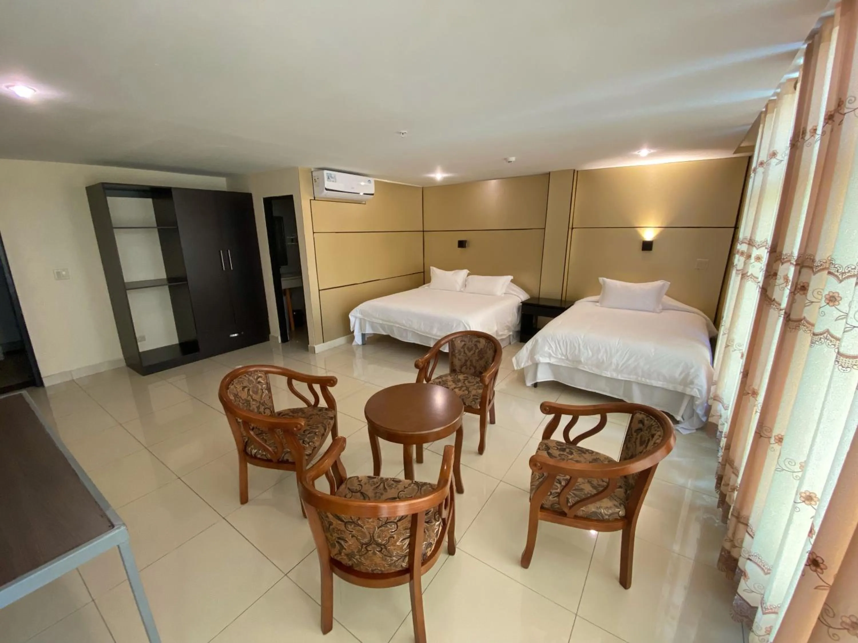 Bed in Hotel F Sur Inn