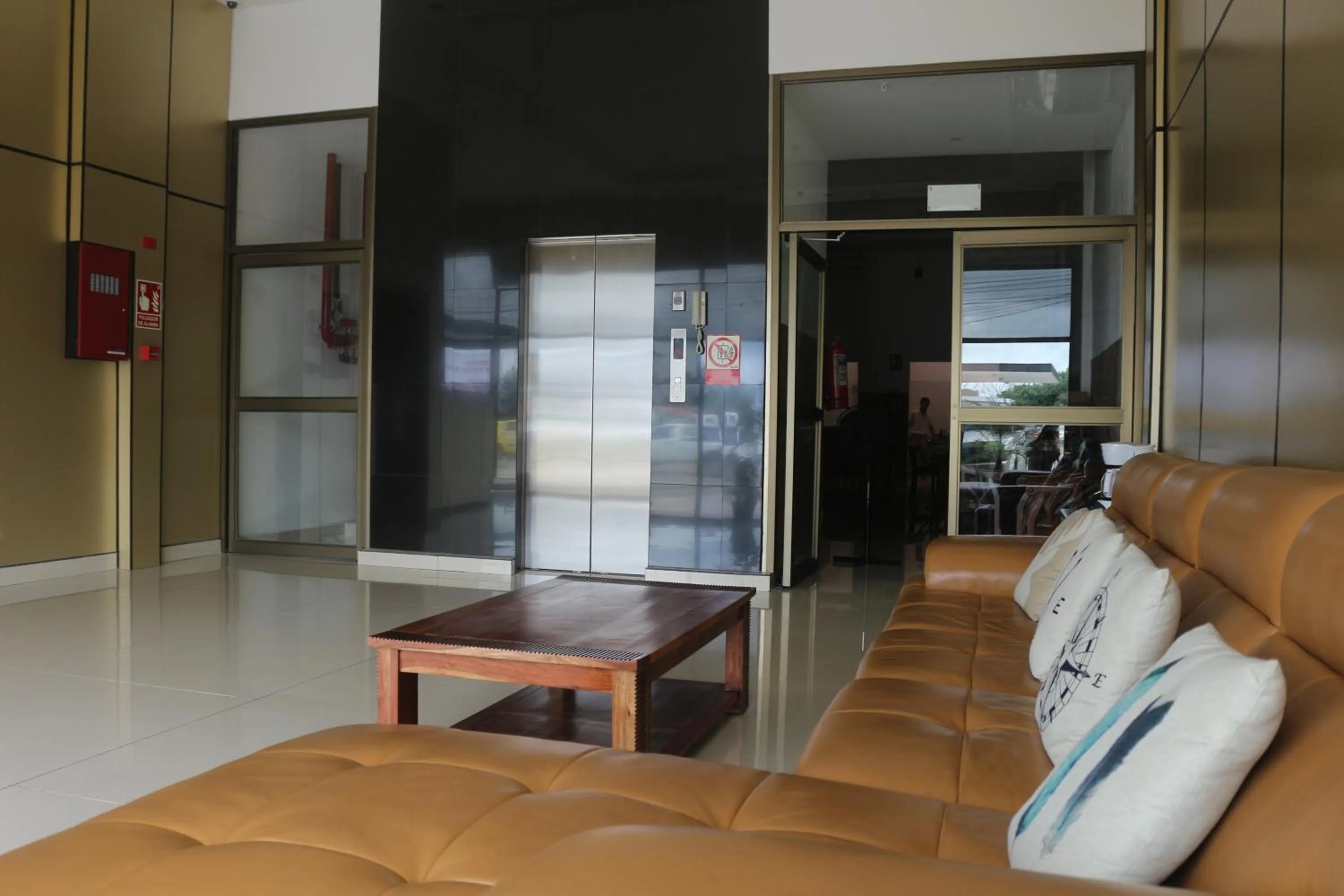 Living room in Hotel F Sur Inn