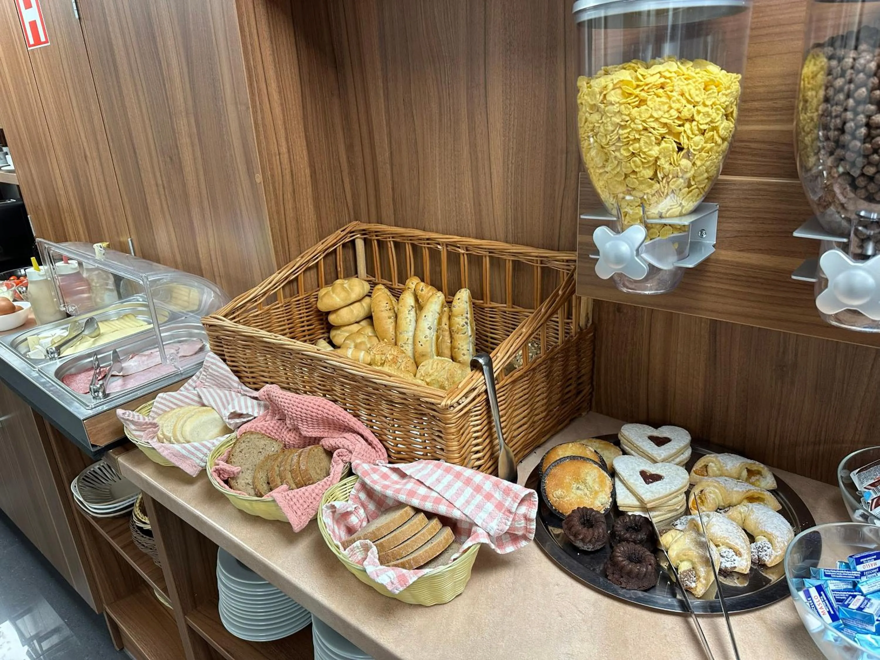 Breakfast in Hotel Palác