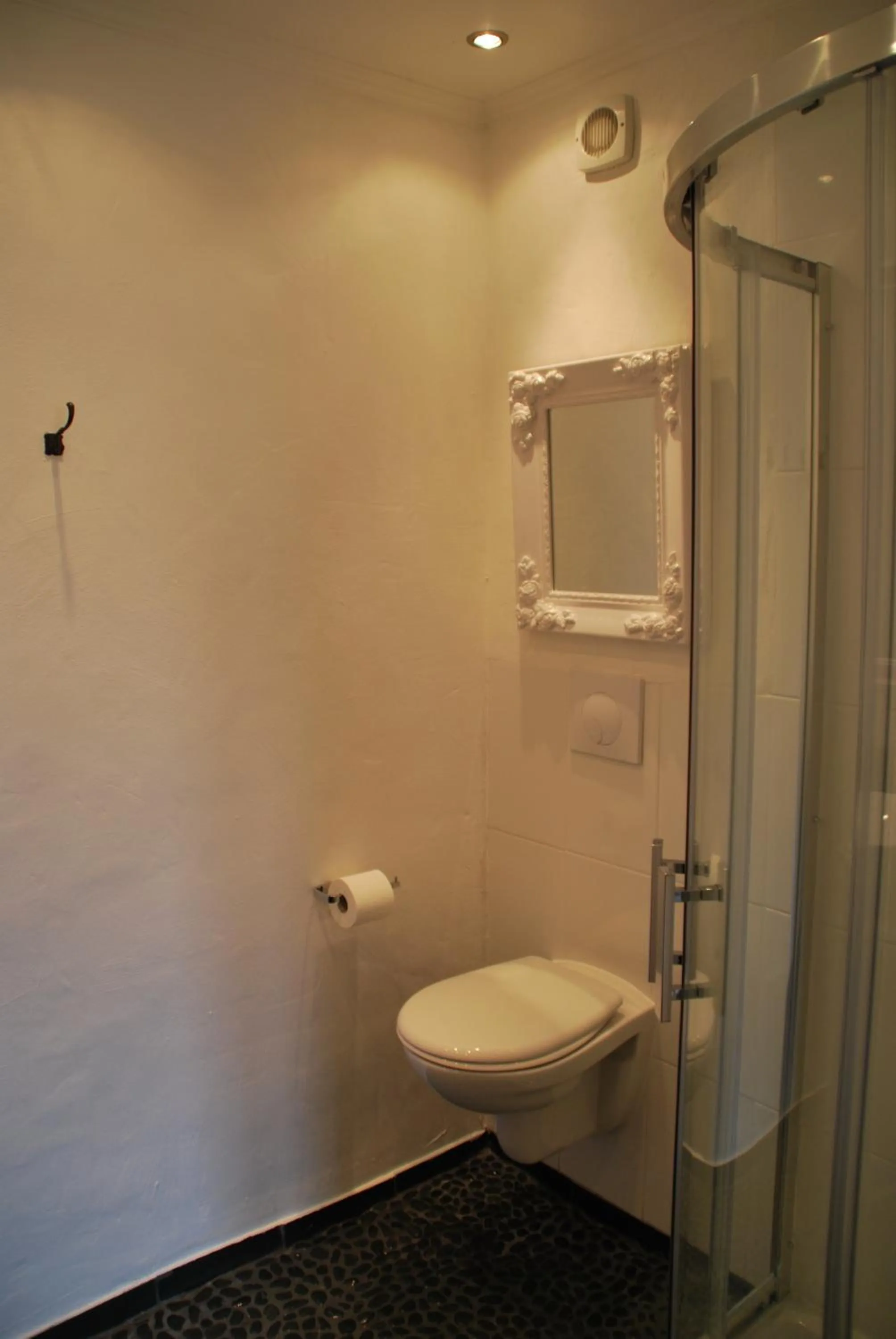 Bathroom in La Maison au Puits