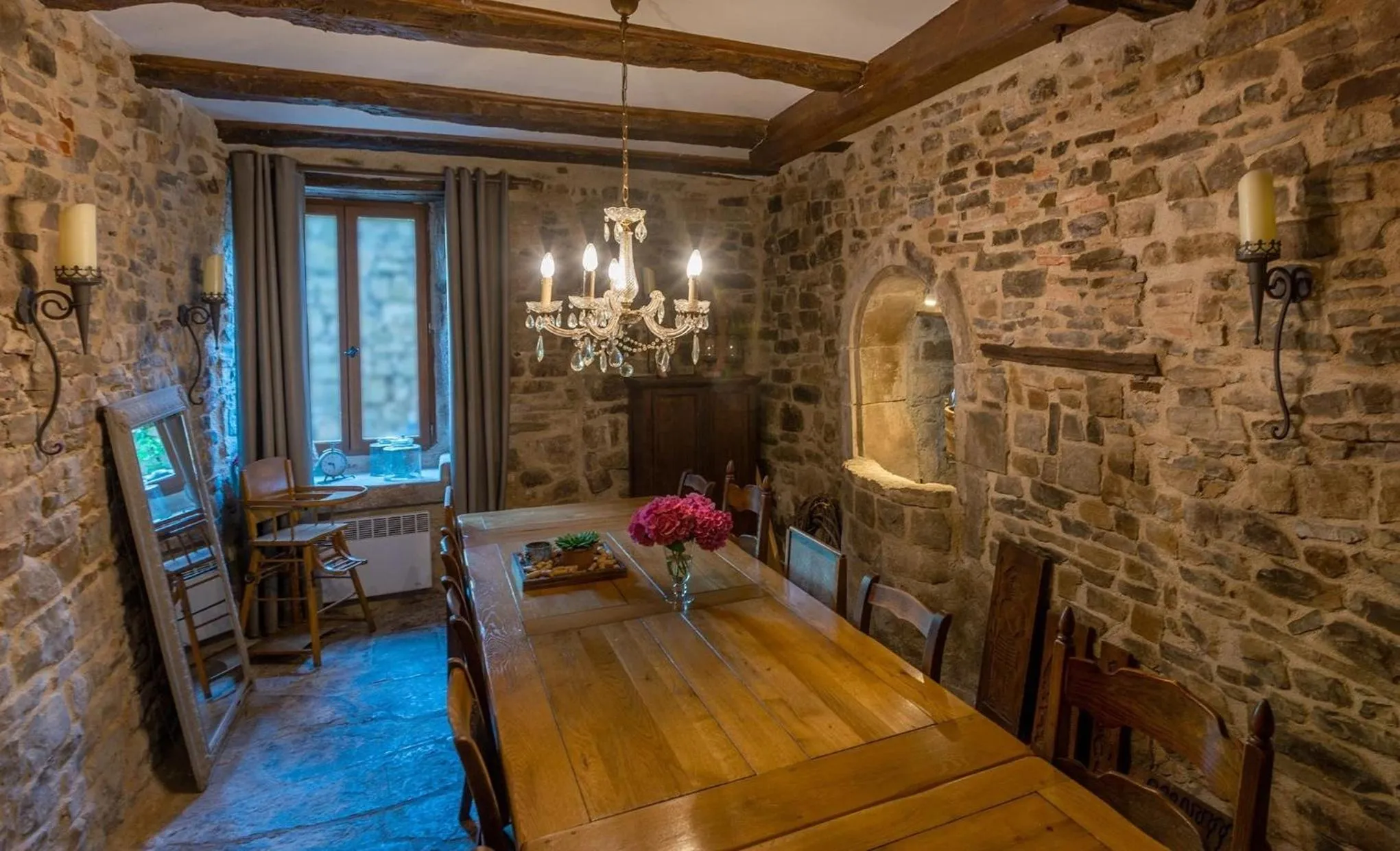 Dining area in La Maison au Puits