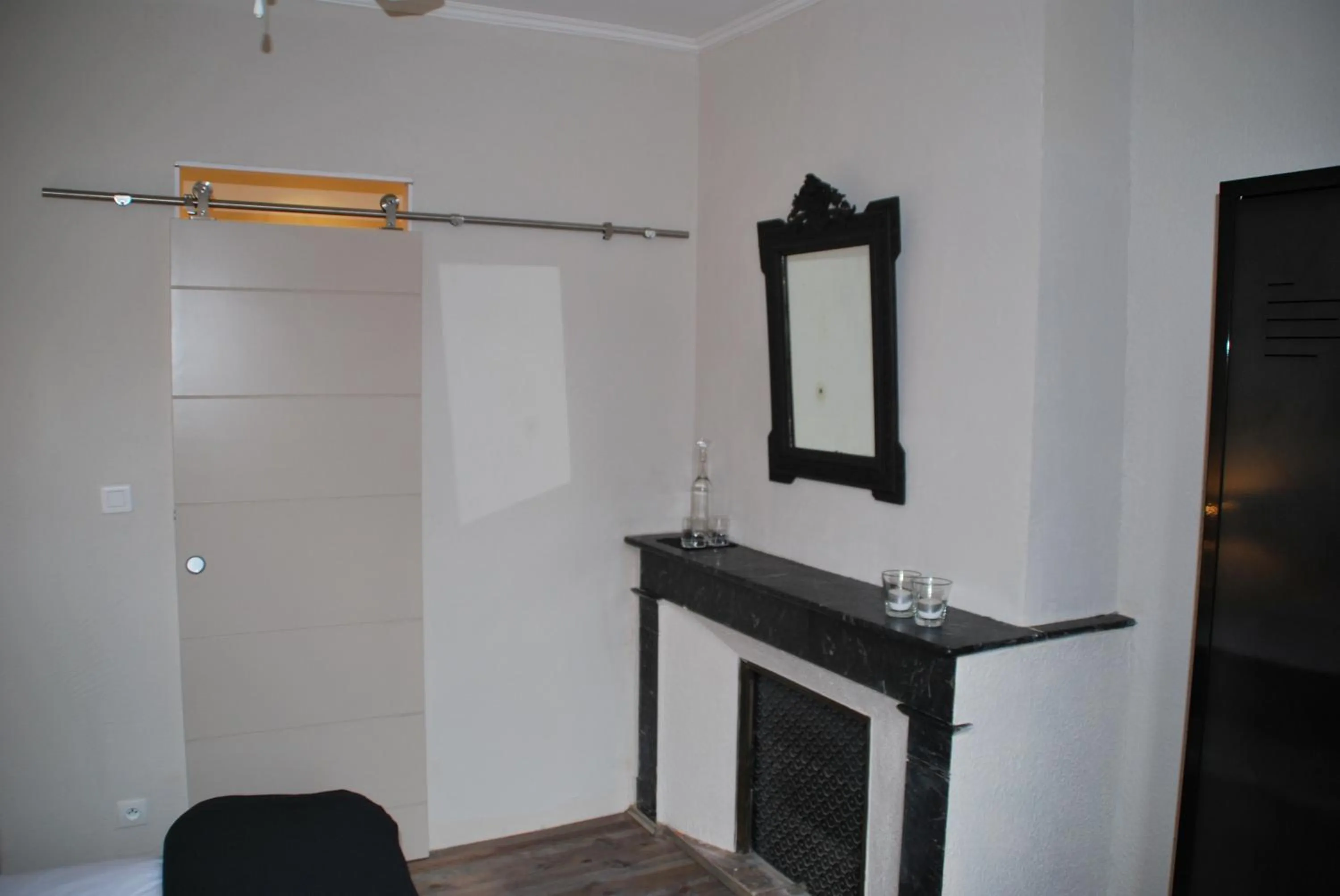 Decorative detail in La Maison au Puits