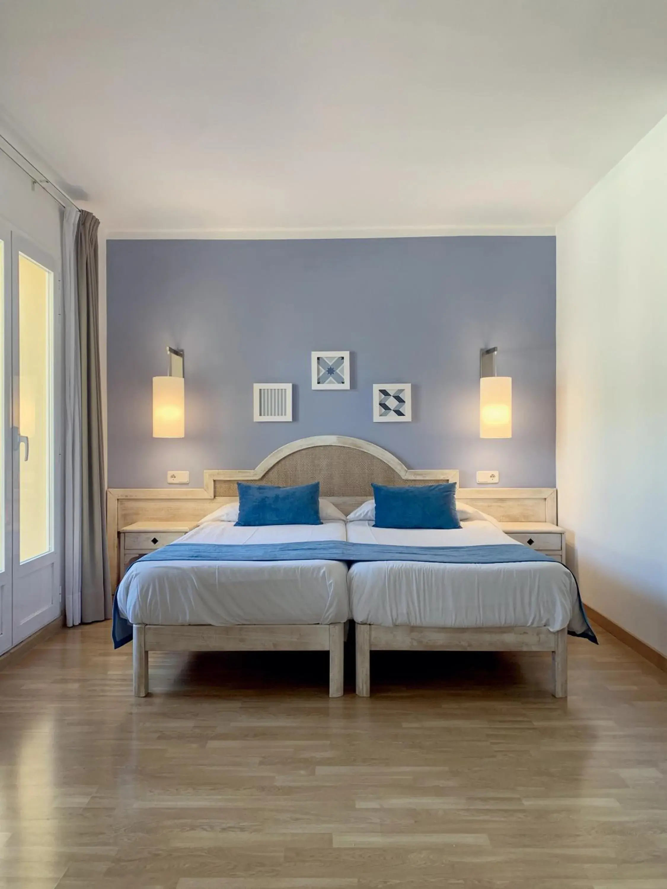 Twin Room with Balcony in Hostal HPC Porto Colom Twin Room with Balcony in Hostal HPC Porto Colom