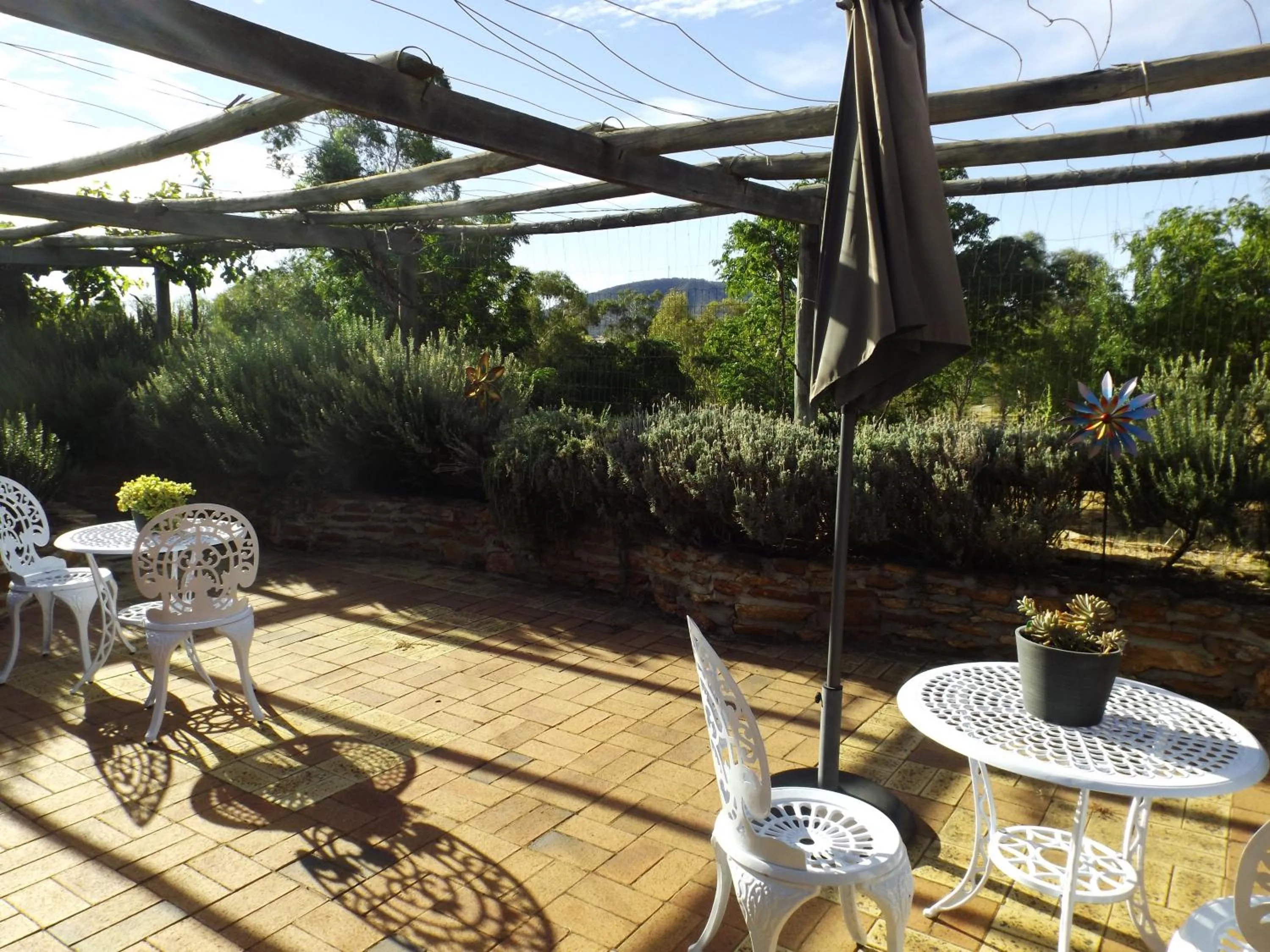 Patio in York's Lookout Lodge Bed And Breakfast