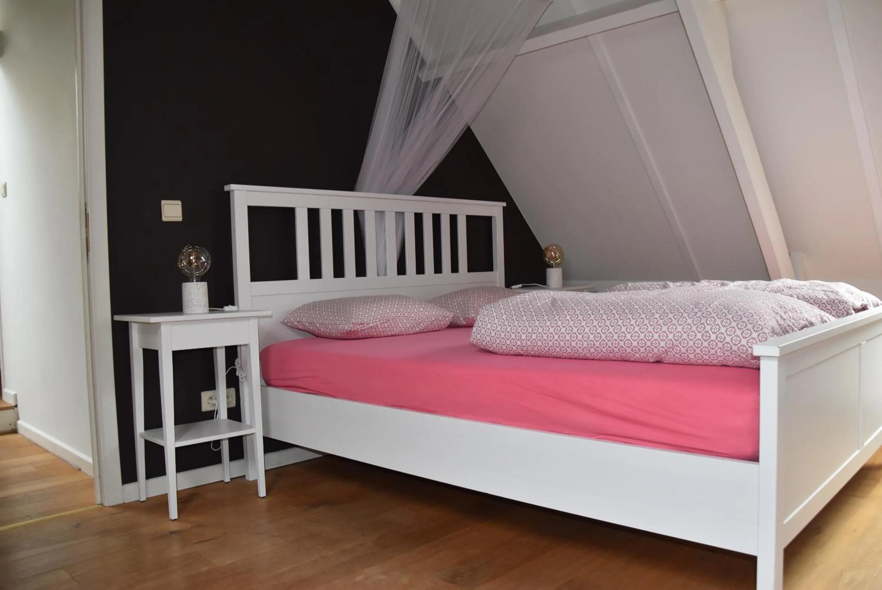 Bedroom, Bed in Huyze Peerdenbrugghe