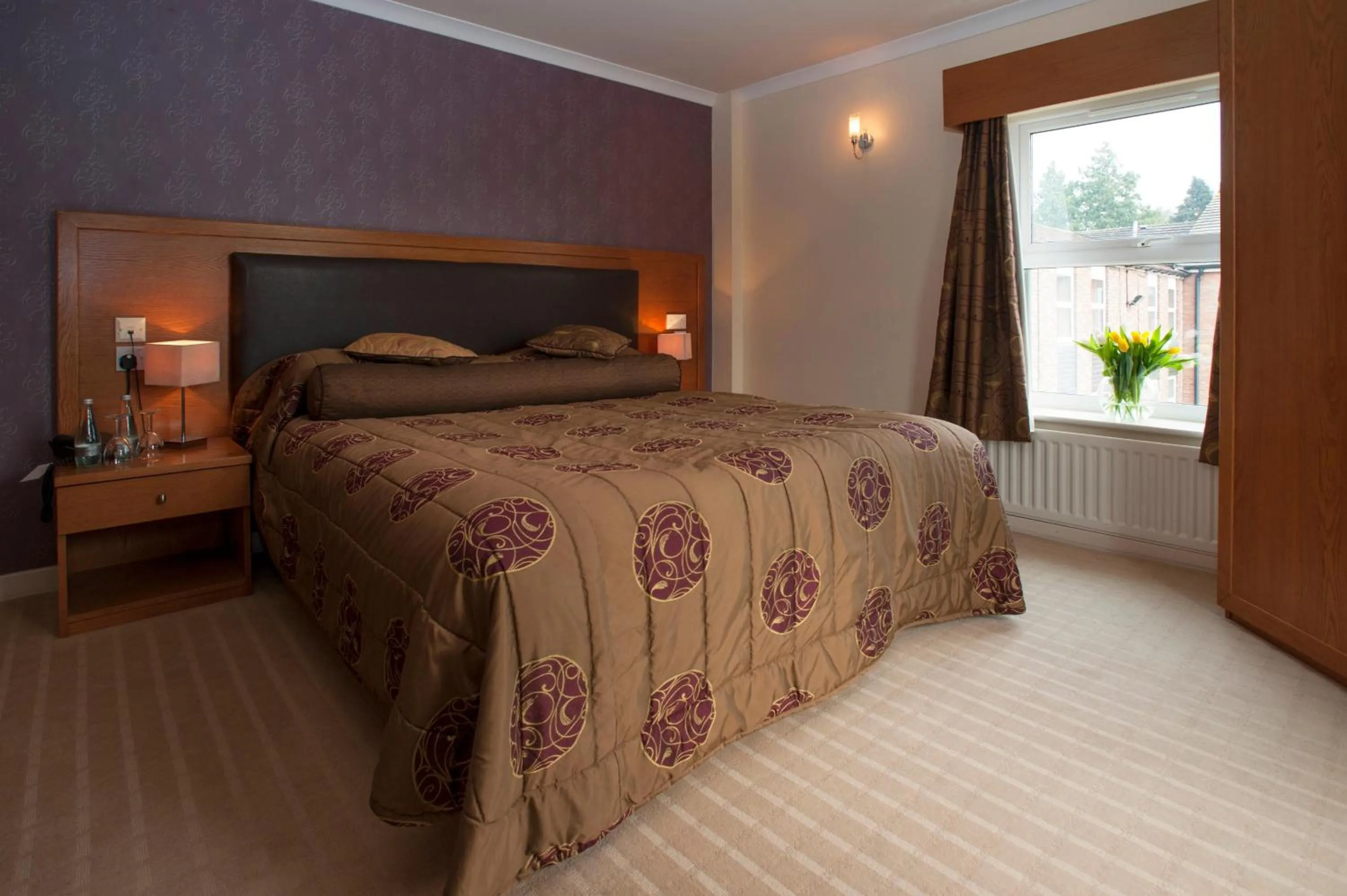 Bedroom, Bed in Burn Hall Hotel