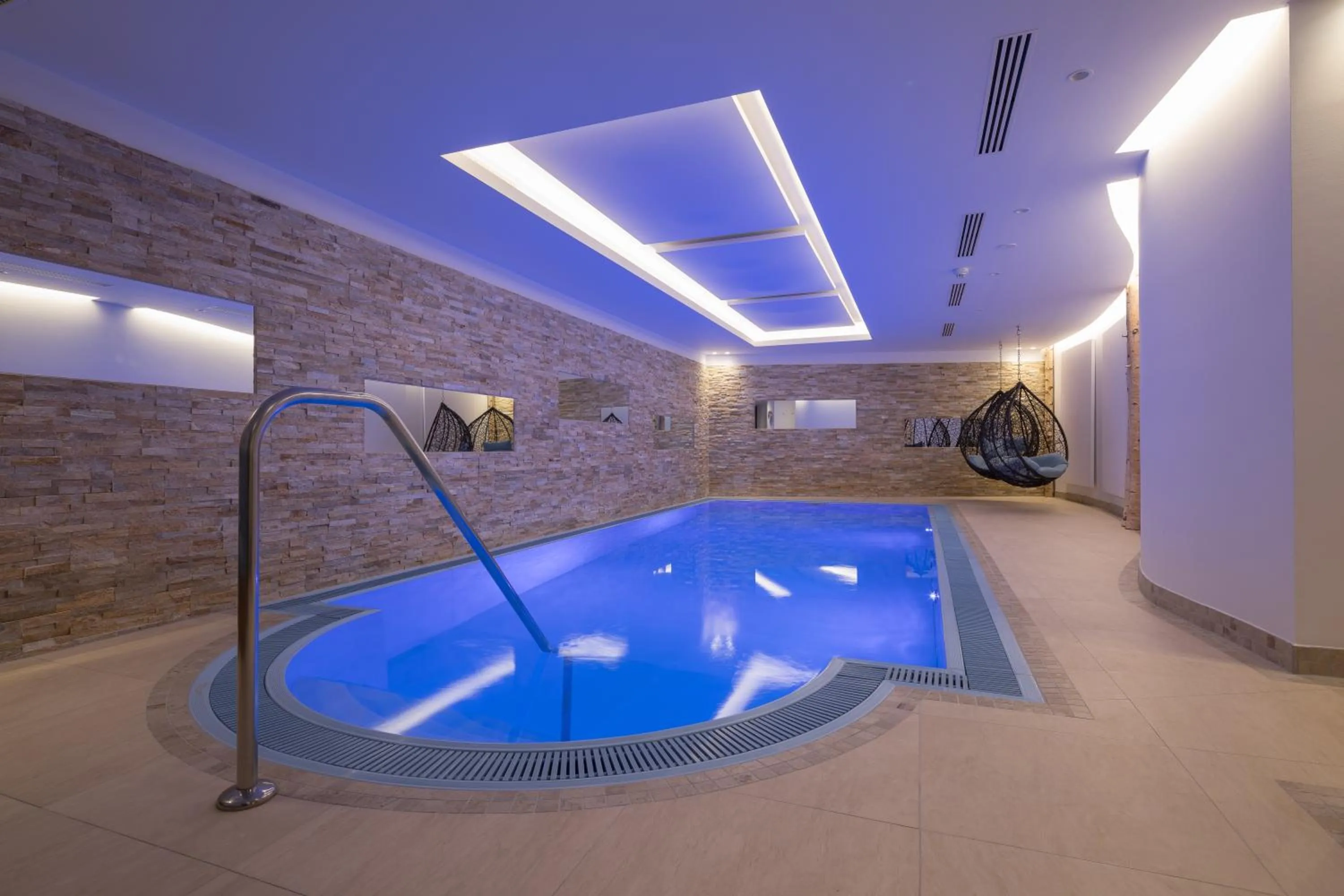 Swimming pool in Hotel Albona Nova