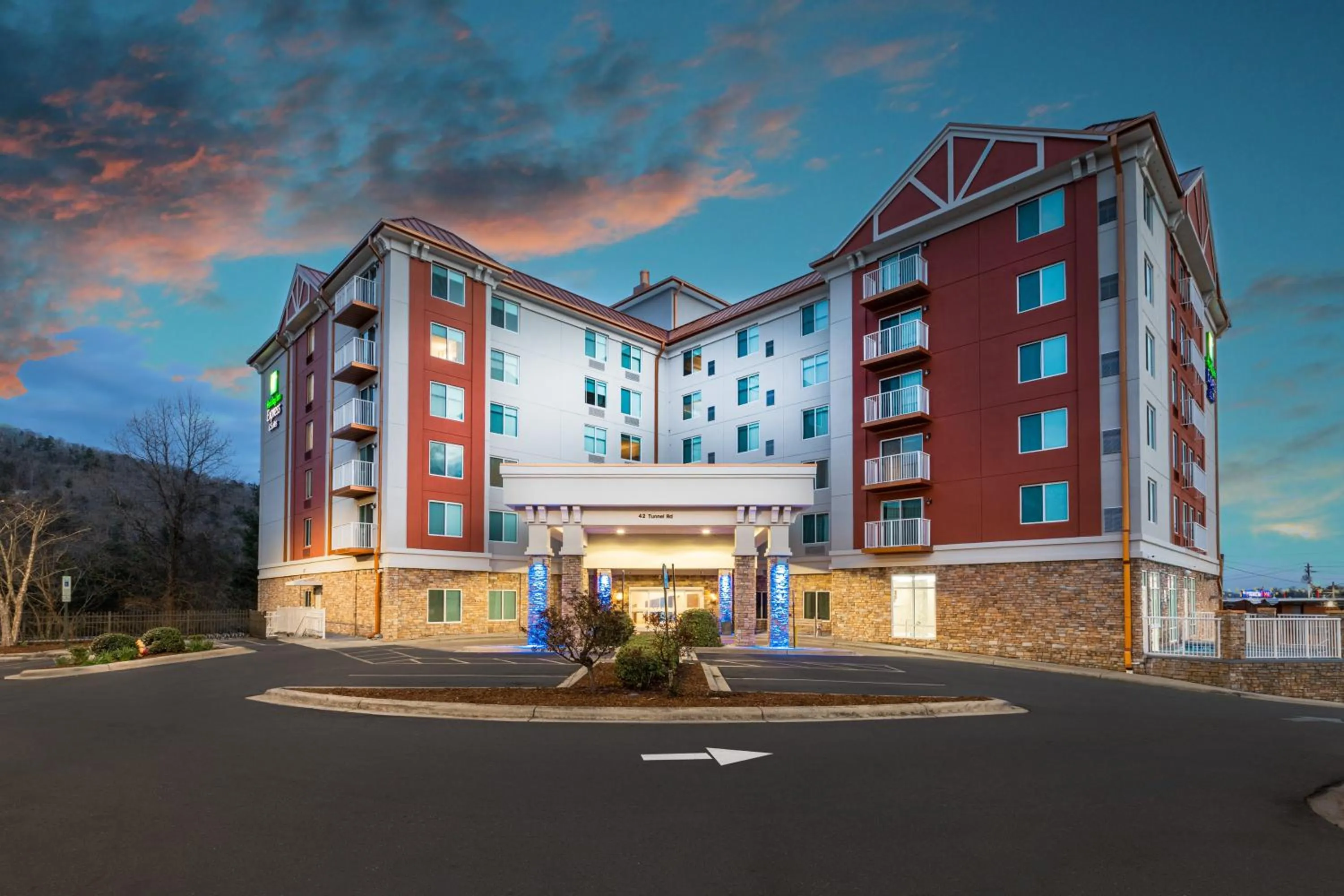 Property building in Holiday Inn Express & Suites Asheville Downtown by IHG