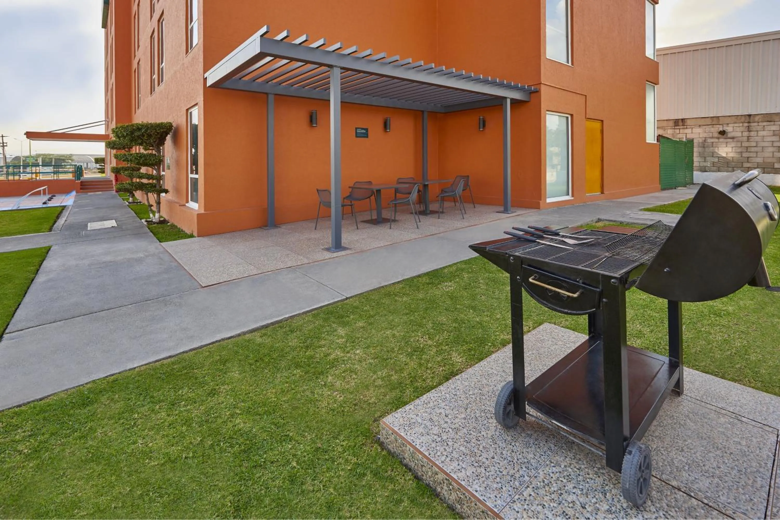 Property building in City Express Junior by Marriott Guadalajara Periferico Sur