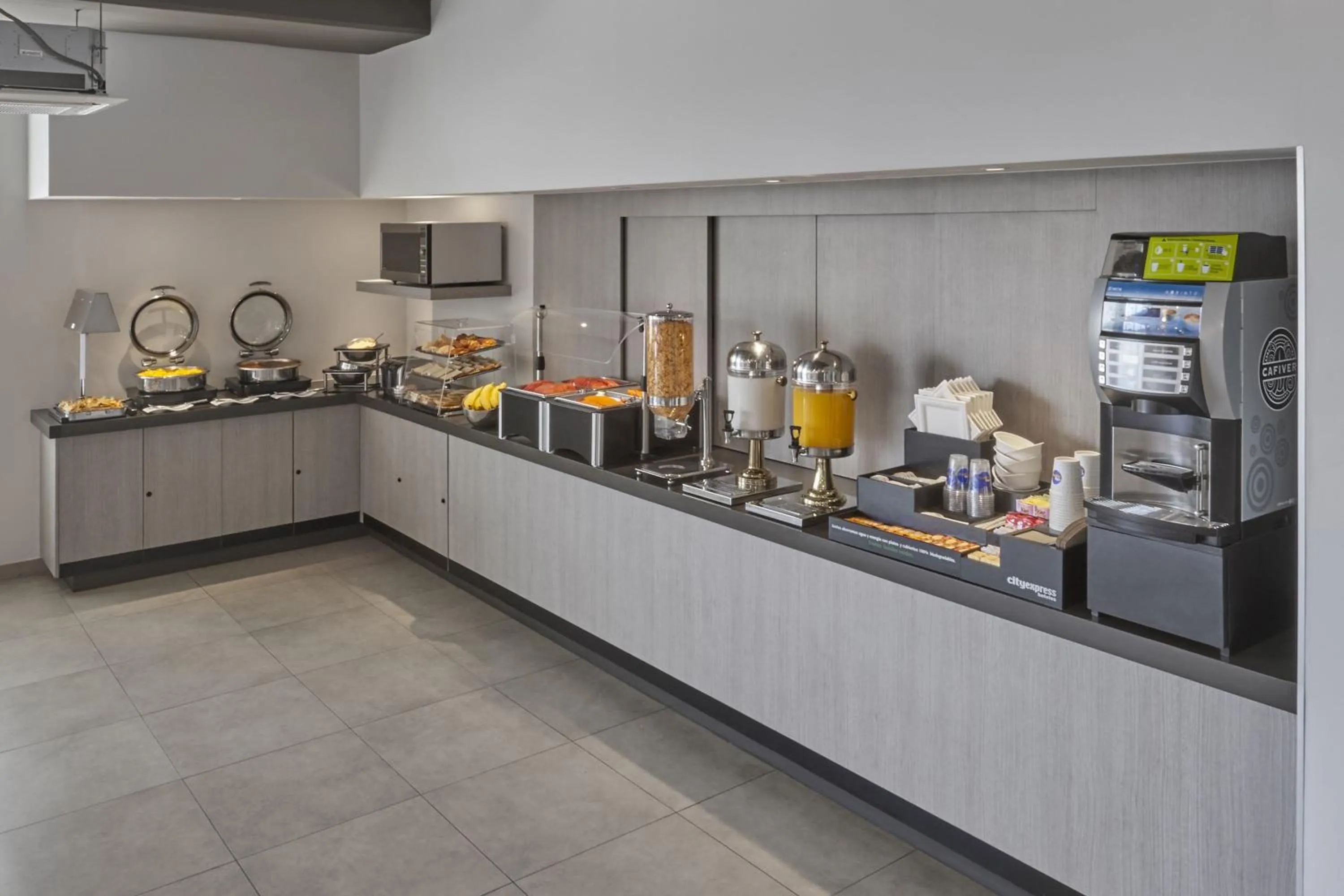 Breakfast in City Express Junior by Marriott Guadalajara Periferico Sur