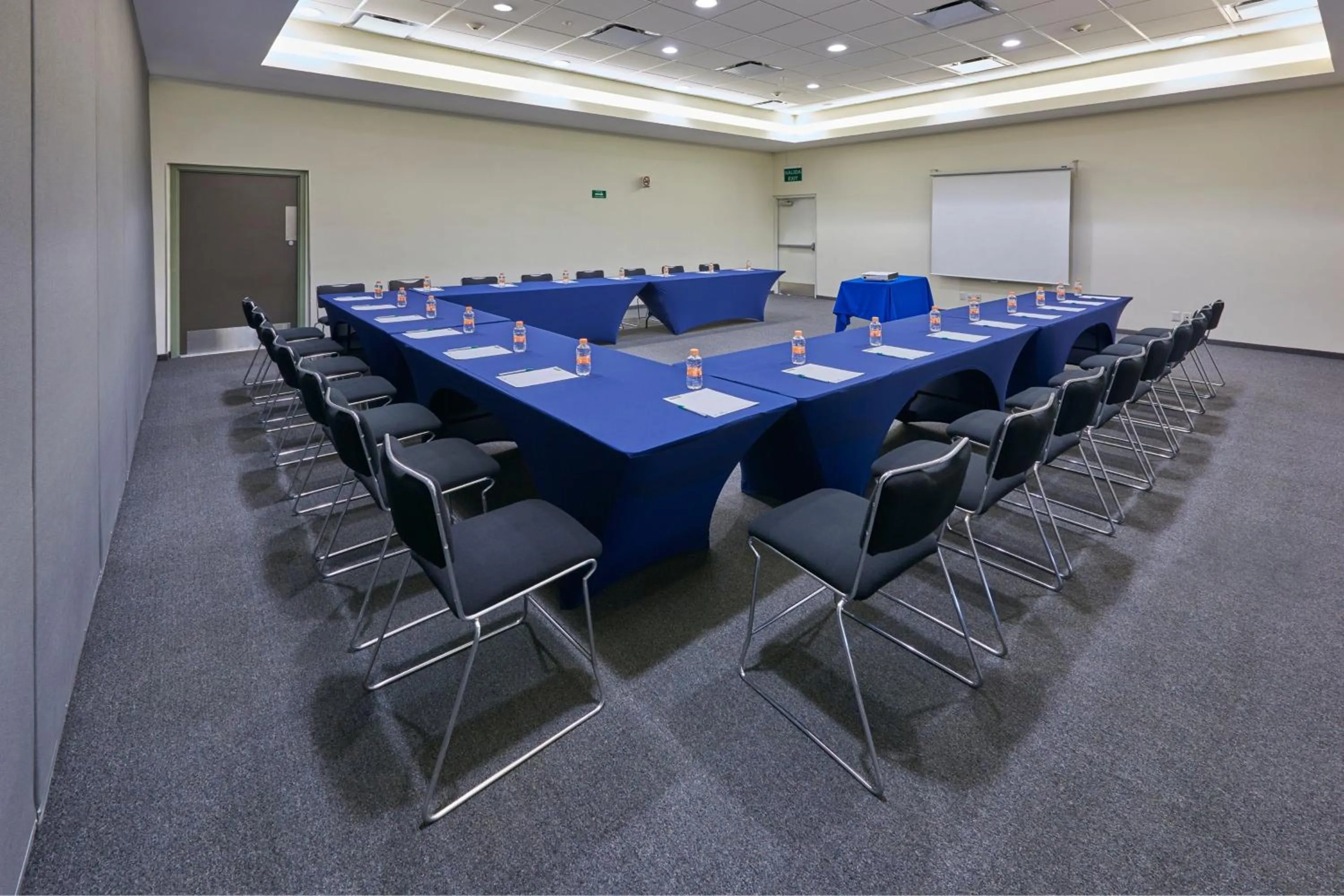 Meeting/conference room in City Express Junior by Marriott Guadalajara Periferico Sur