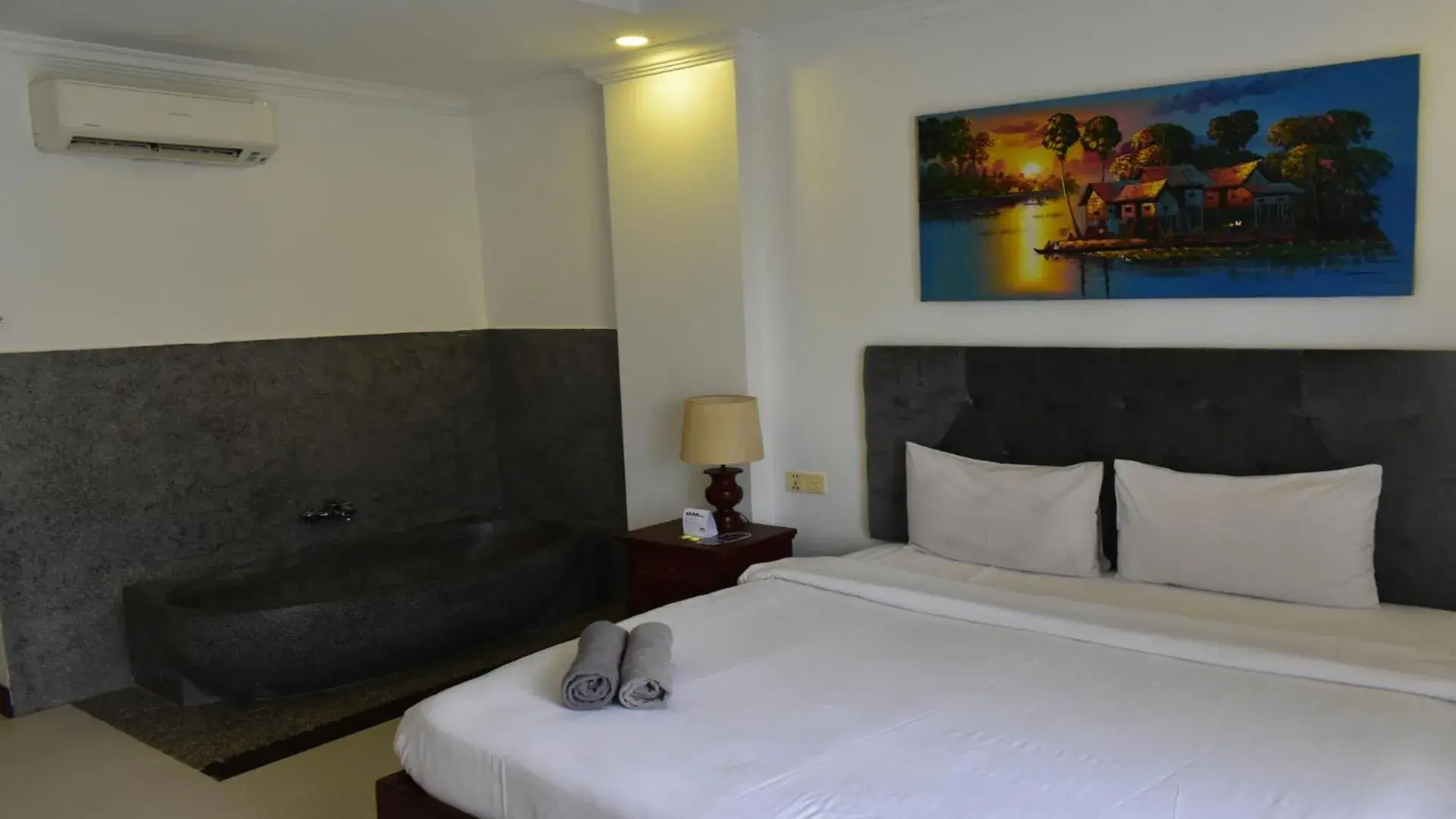 Superior Double Room in Mad Monkey Hostel Siem Reap Superior Double Room in Mad Monkey Hostel Siem Reap