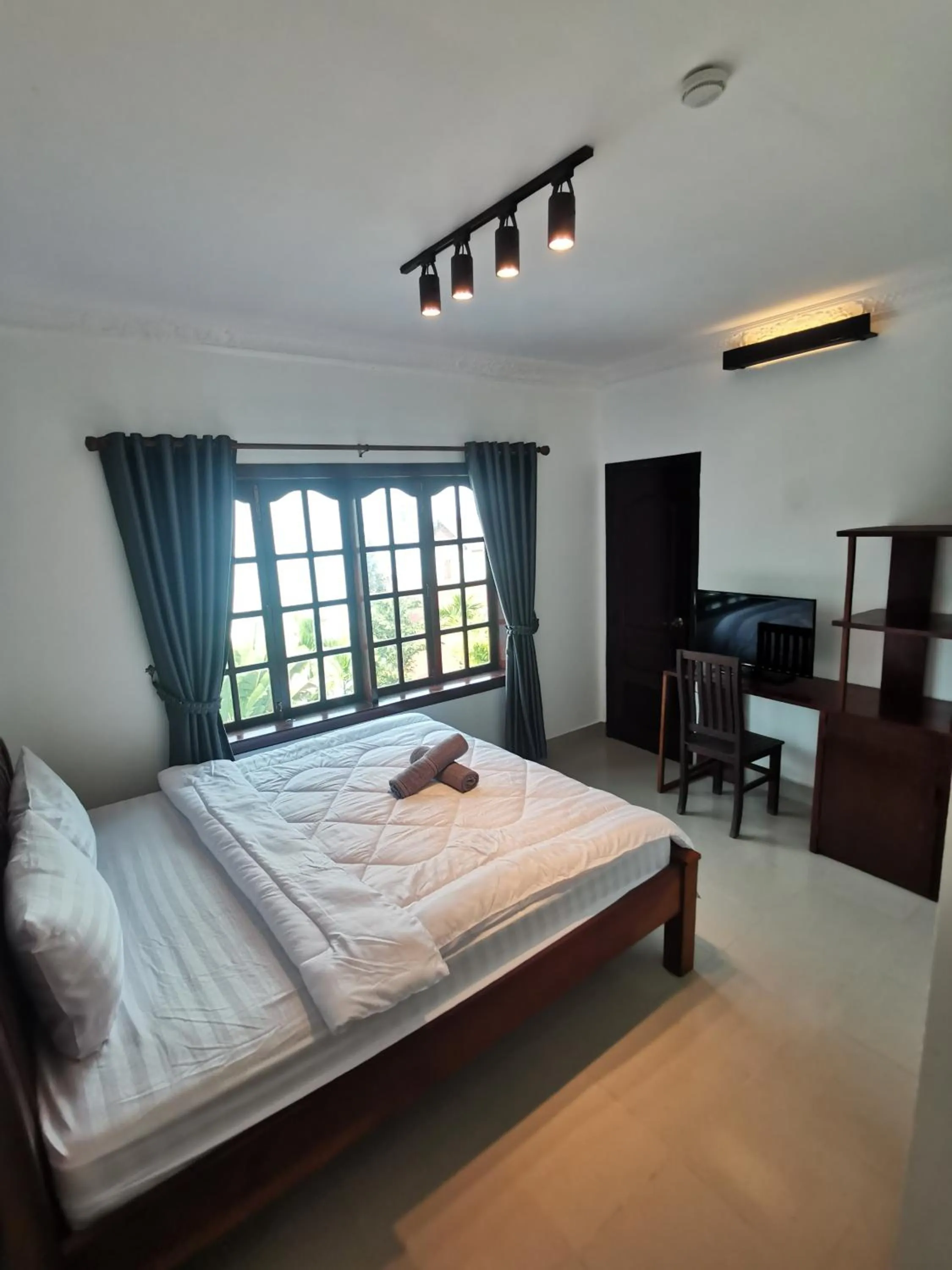 Bedroom, Bed in Mad Monkey Hostel Siem Reap