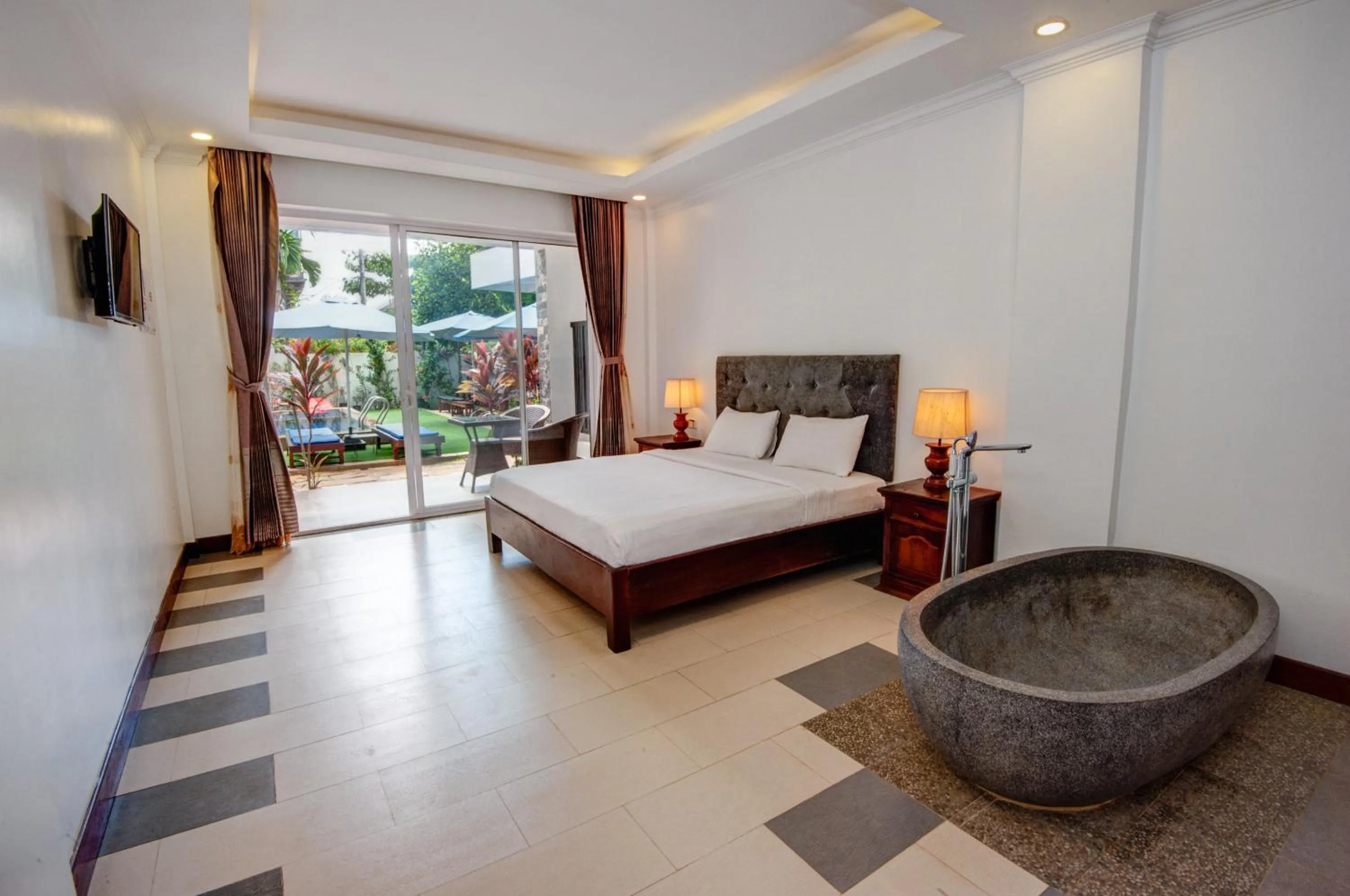 Bathroom, Bed in Mad Monkey Hostel Siem Reap